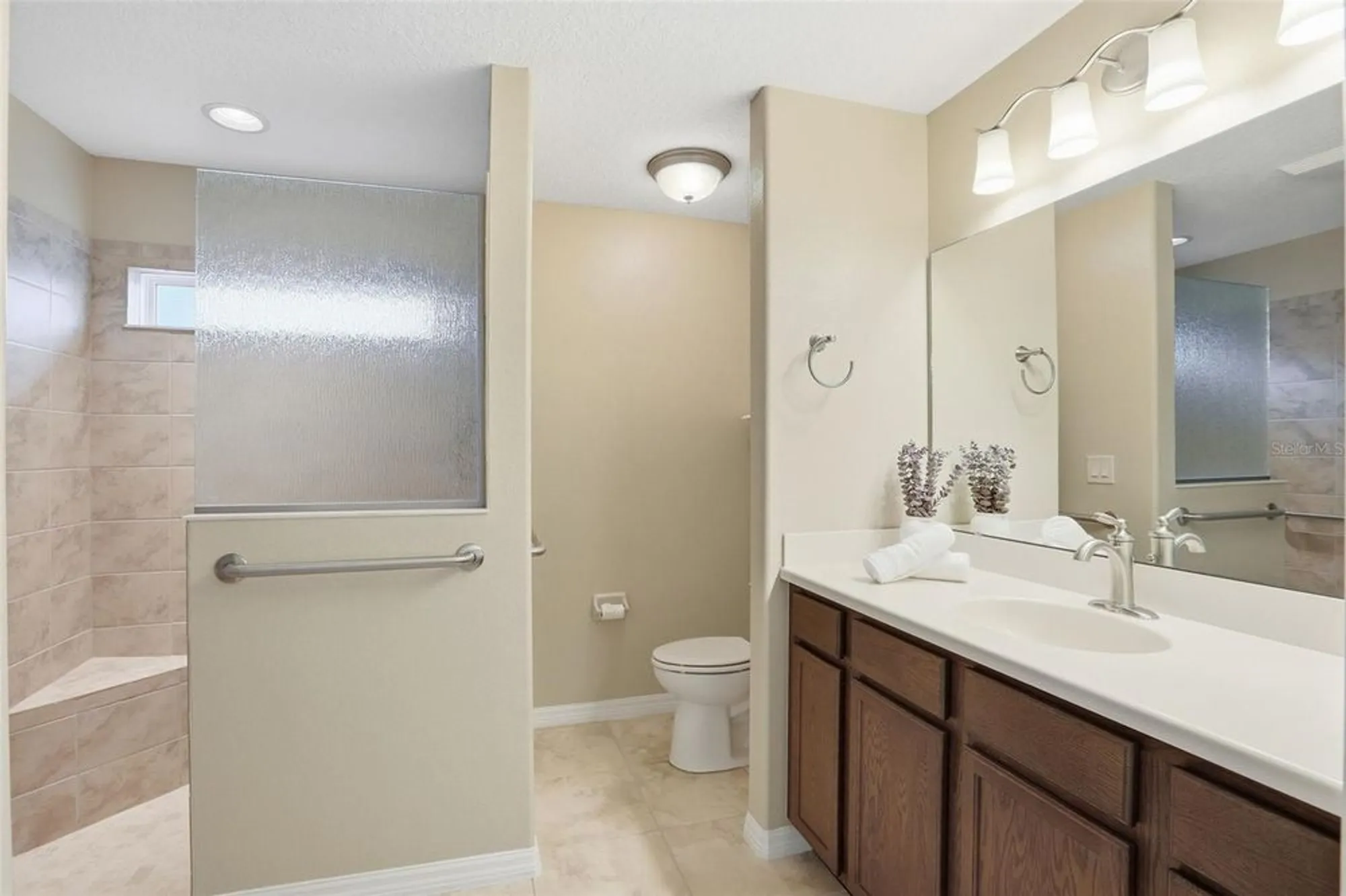 Property Slideshow image 16 of 64 | 27046 roanoke dr, Leesburg, FL, 34748