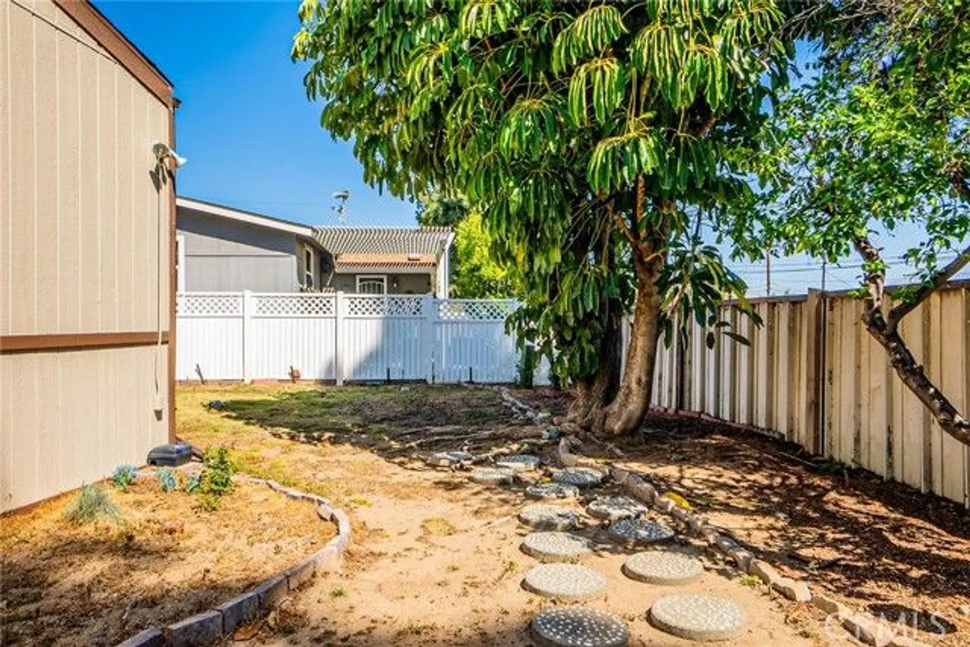 Property Slideshow image 47 of 55 | 901 norwich way, Corona, CA, 92882