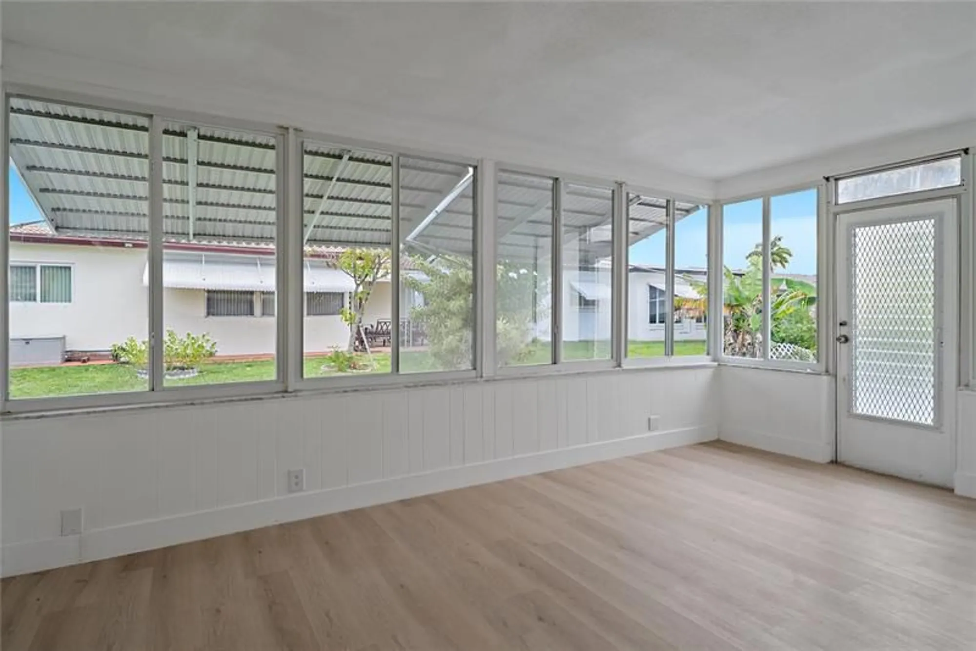 Property Slideshow image 13 of 34 | 4510 nw 49th dr, Tamarac, FL, 33319