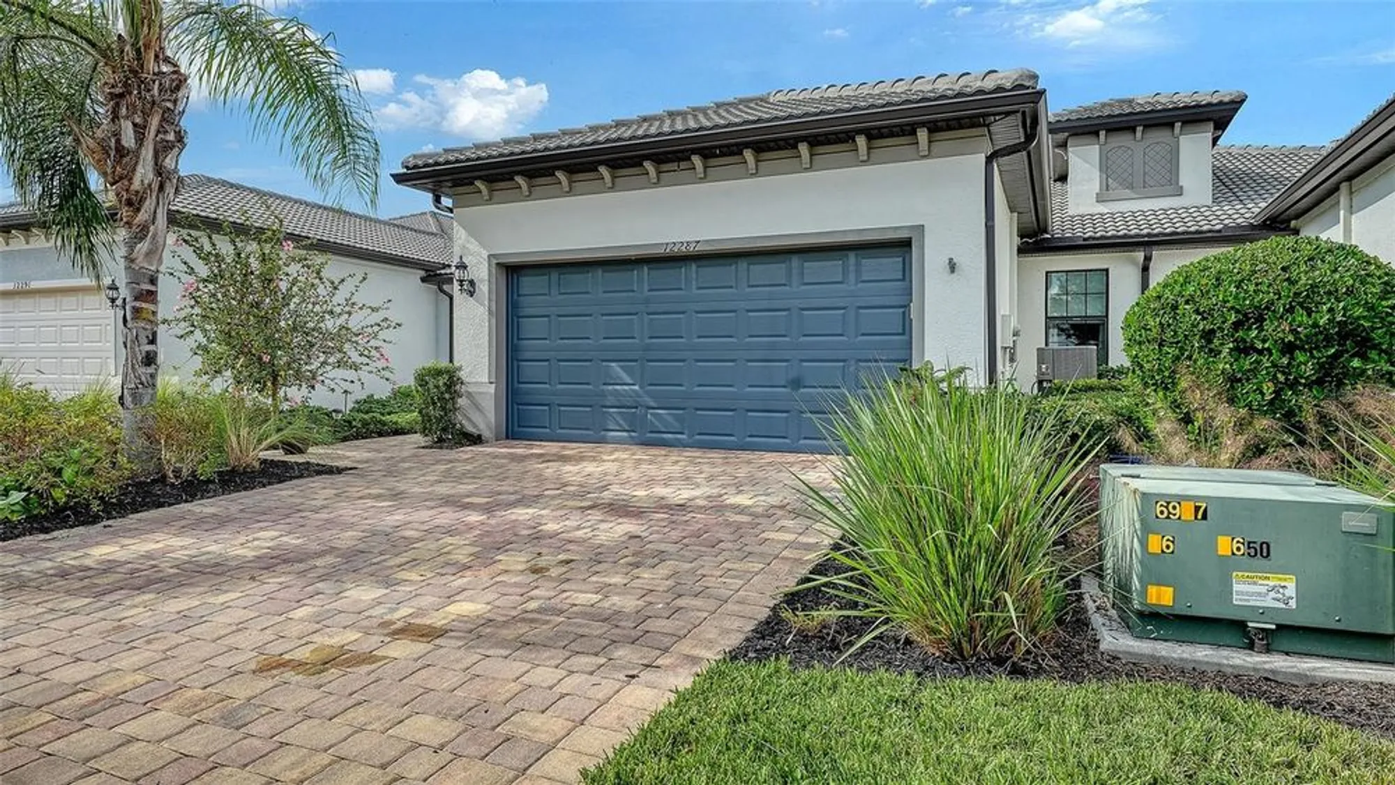Property Slideshow image 5 of 53 | 12287 myrtle bay ct, Sarasota, FL, 34238