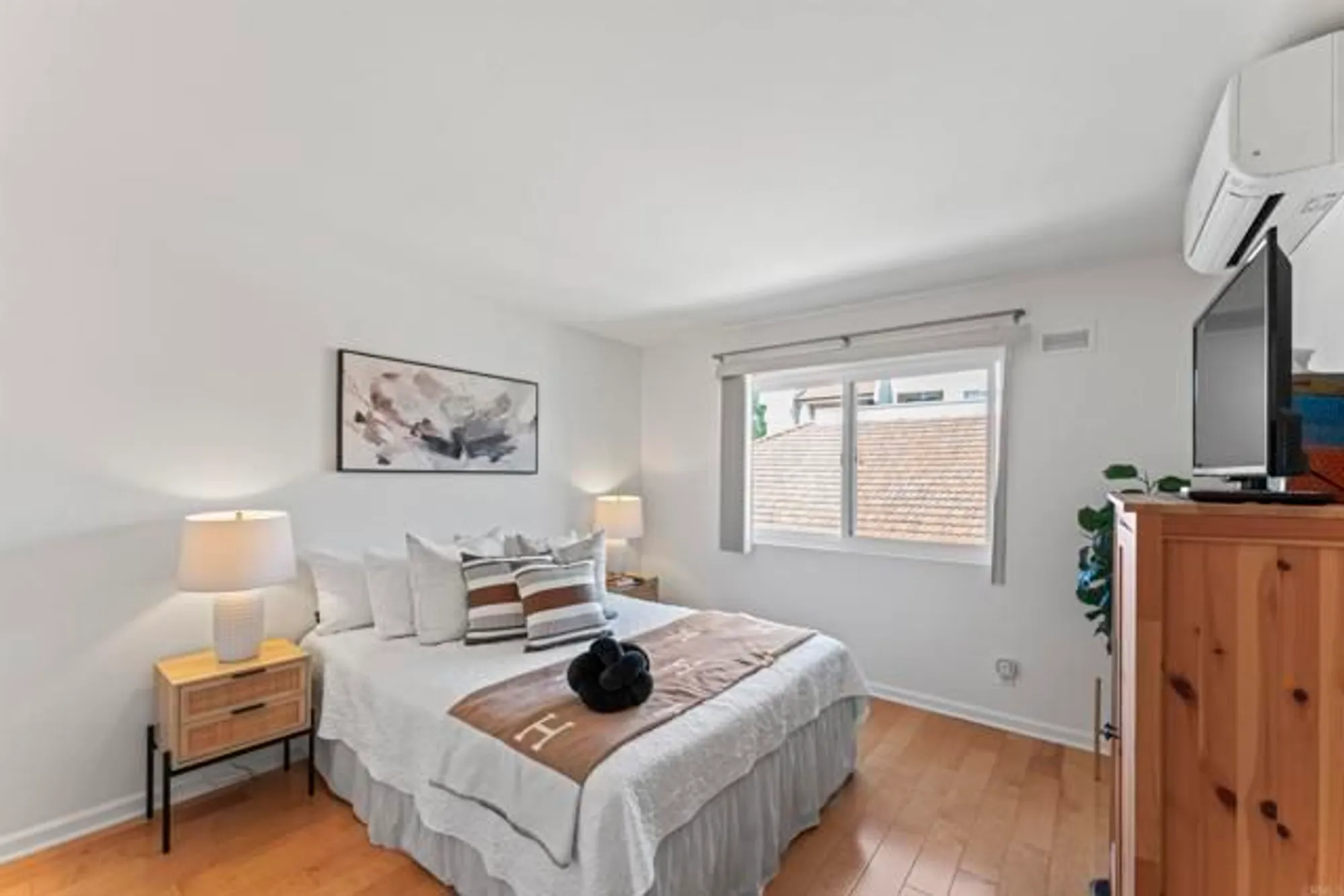 Property Slideshow image 1 of 14 | 6330 genesee ave unit 220, San Diego, CA, 92122