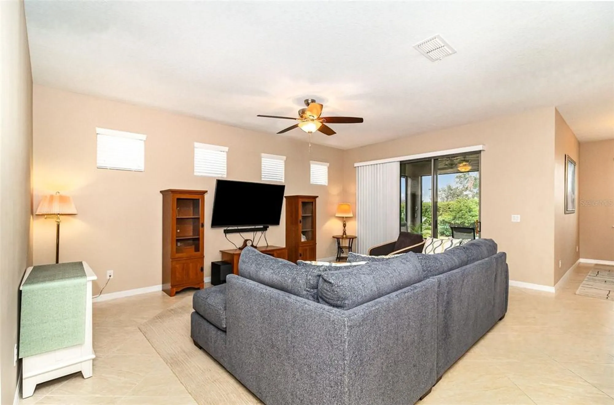 Property Slideshow image 8 of 58 | 672 cordoba dr, Davenport, FL, 33837