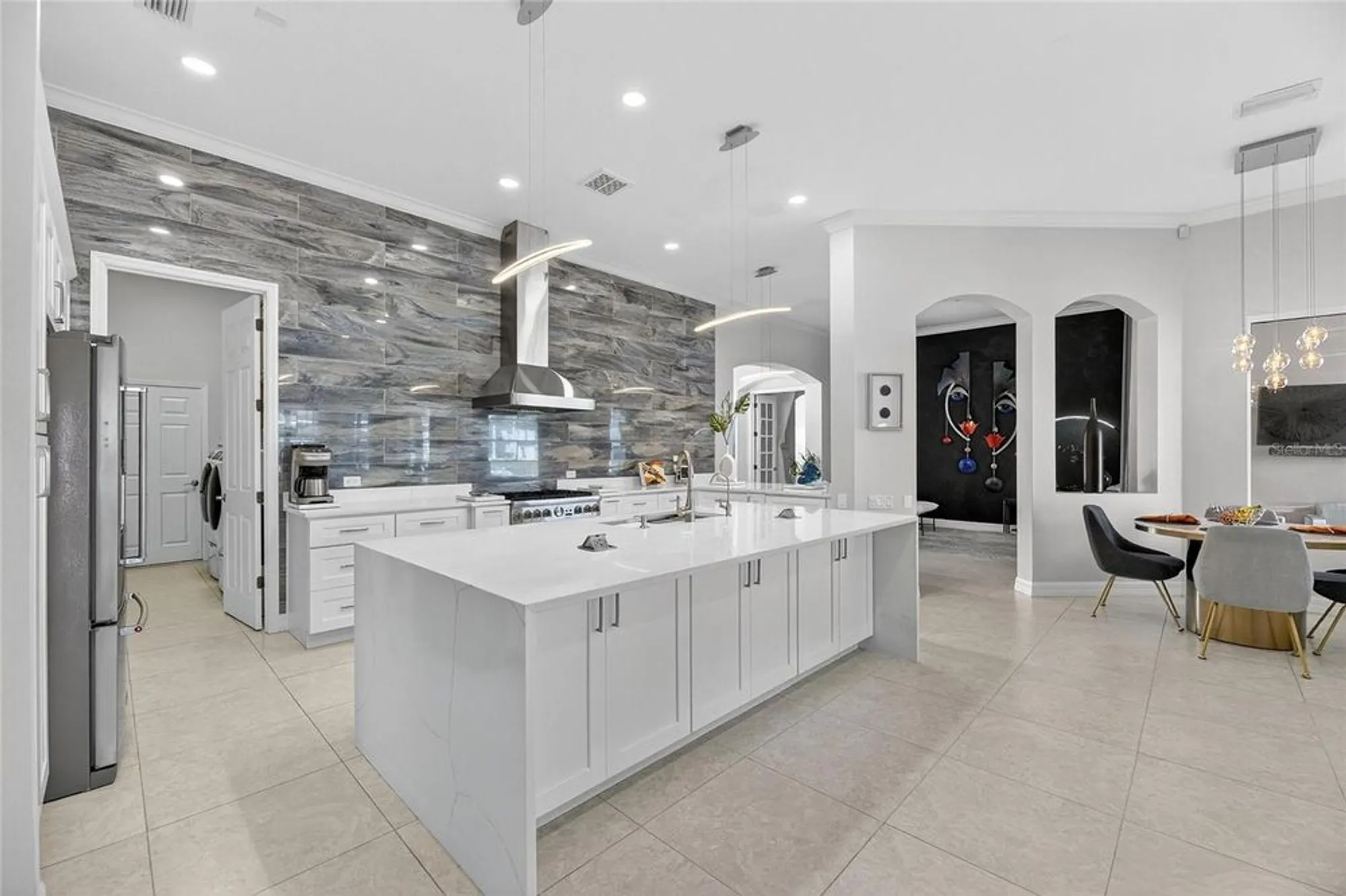 Property Slideshow image 33 of 99 | 719 islebay dr, Apollo Beach, FL, 33572