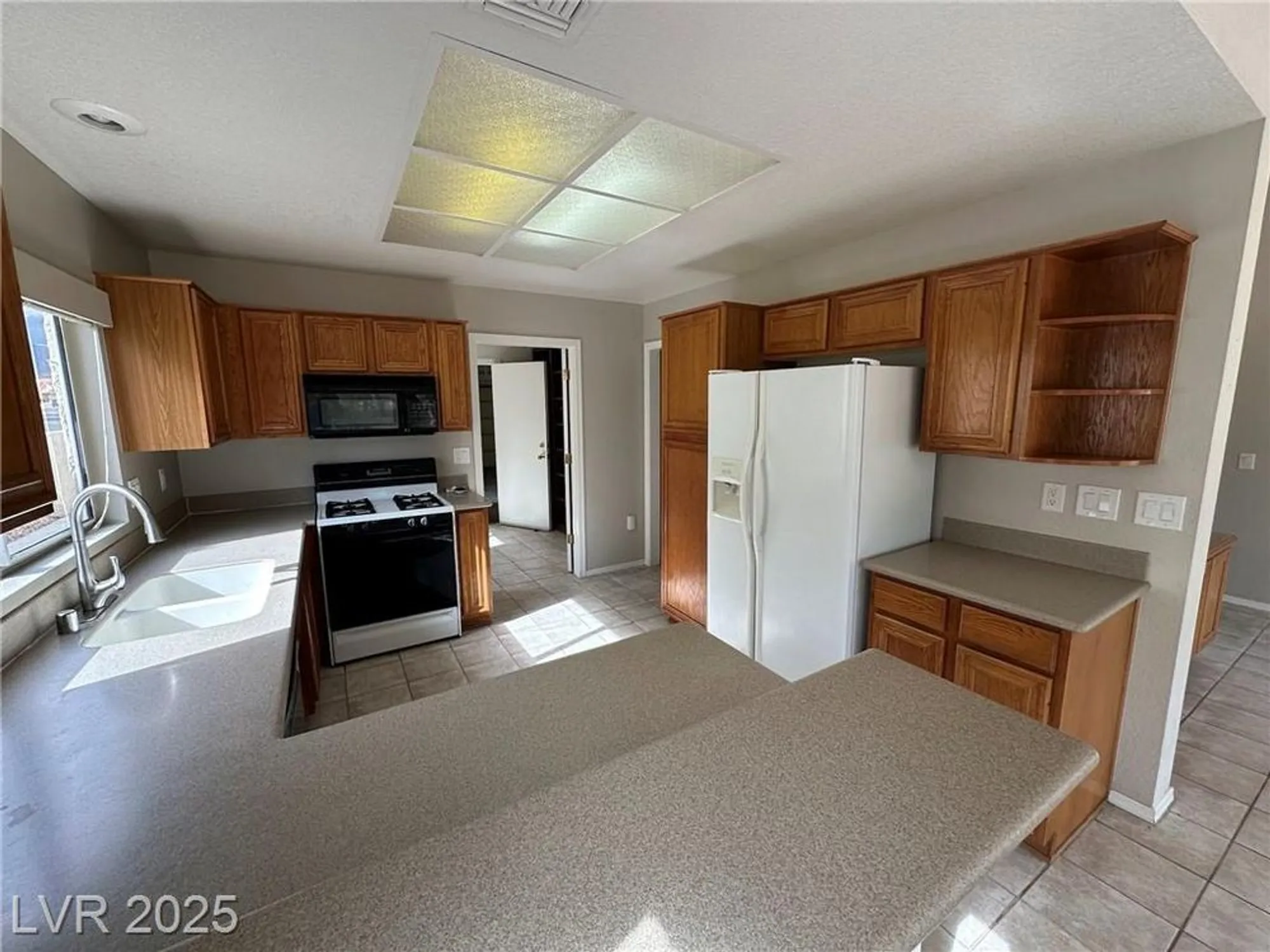 Property Slideshow image 11 of 27 | 3032 hidden treasure dr, Las Vegas, NV, 89134