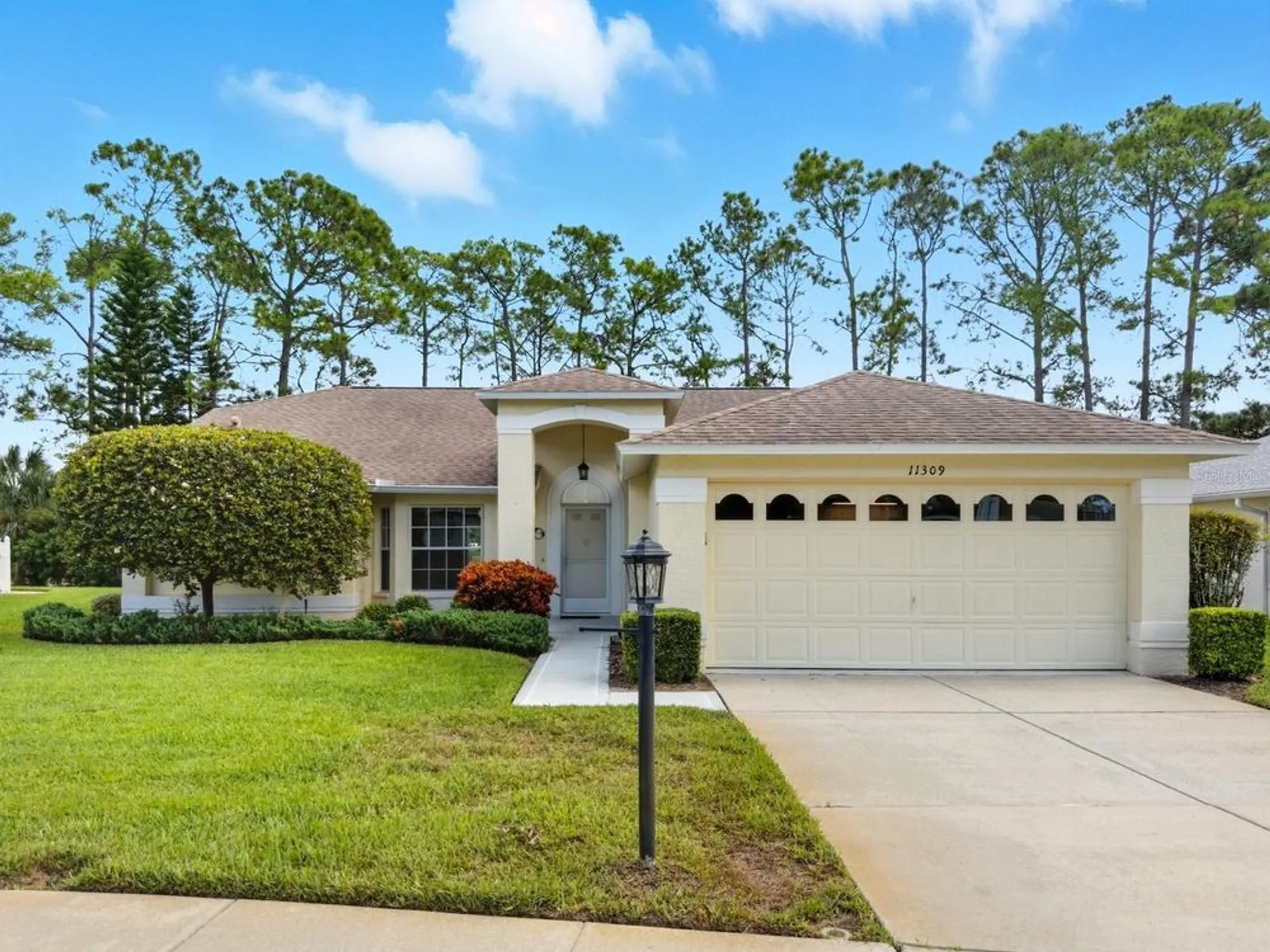 Property Slideshow image 4 of 66 | 11309 sun tree rd, Hudson, FL, 34667