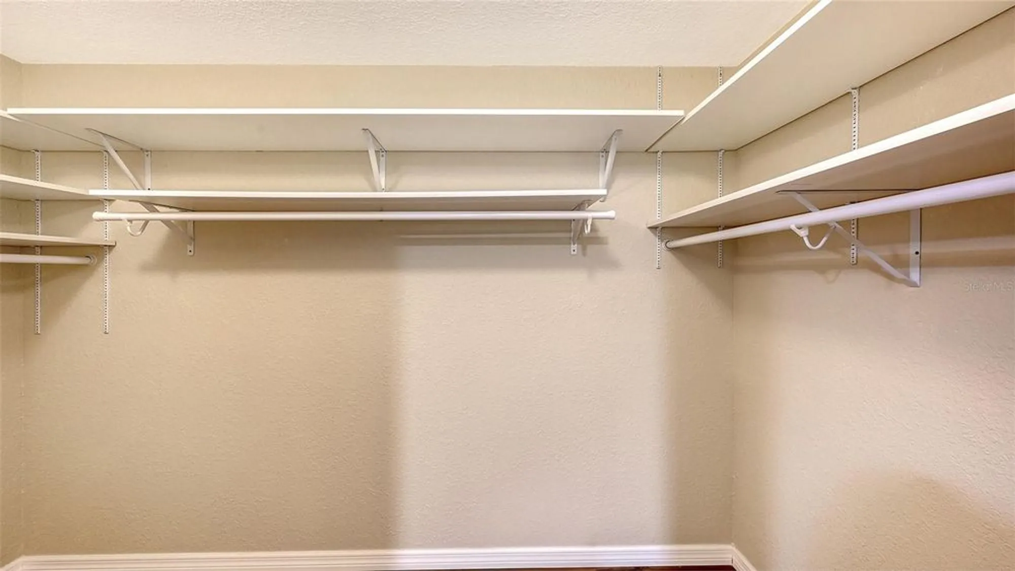 Property Slideshow image 30 of 63 | 7340 golf pointe cir, Sarasota, FL, 34243