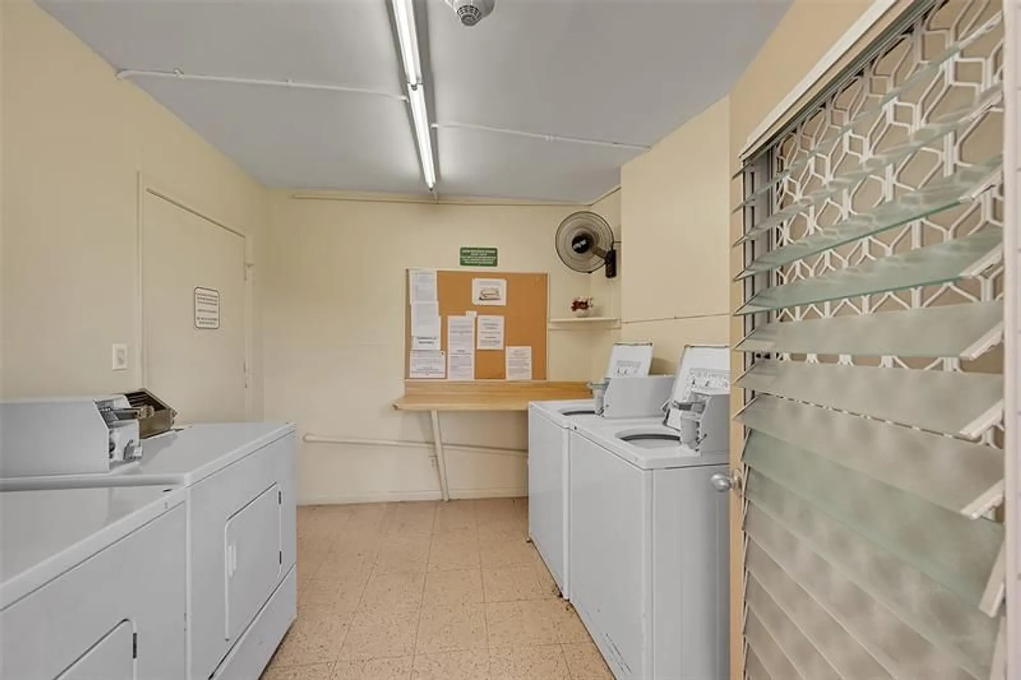 Property Slideshow image 9 of 44 | 2403 antigua cir c4, Coconut Creek, FL, 33066