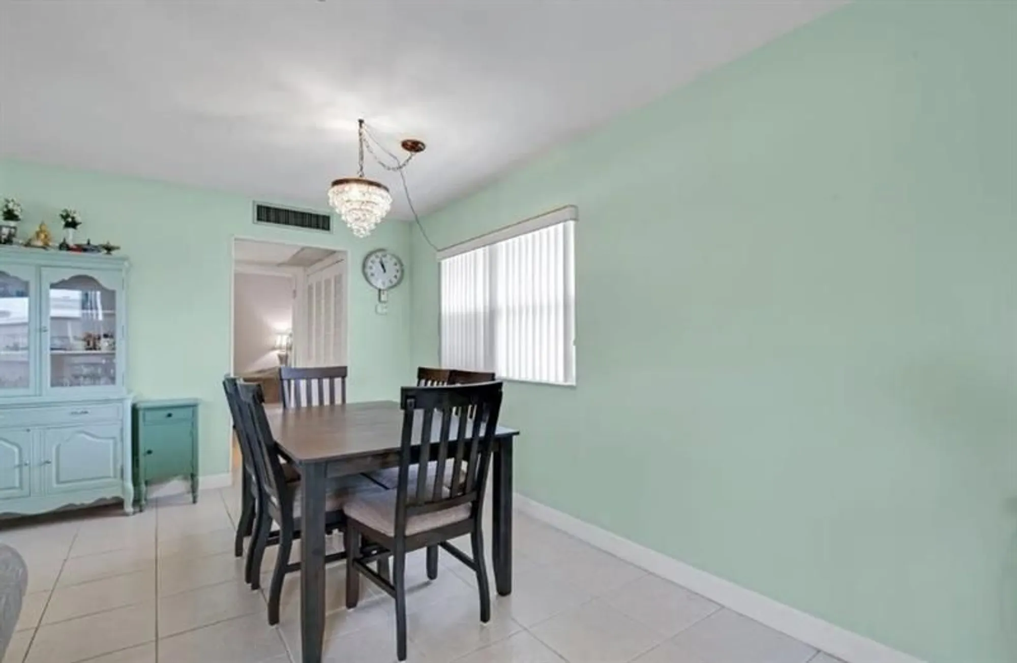 Property Slideshow image 9 of 12 | 223 flanders e unit e, Delray Beach, FL, 33484