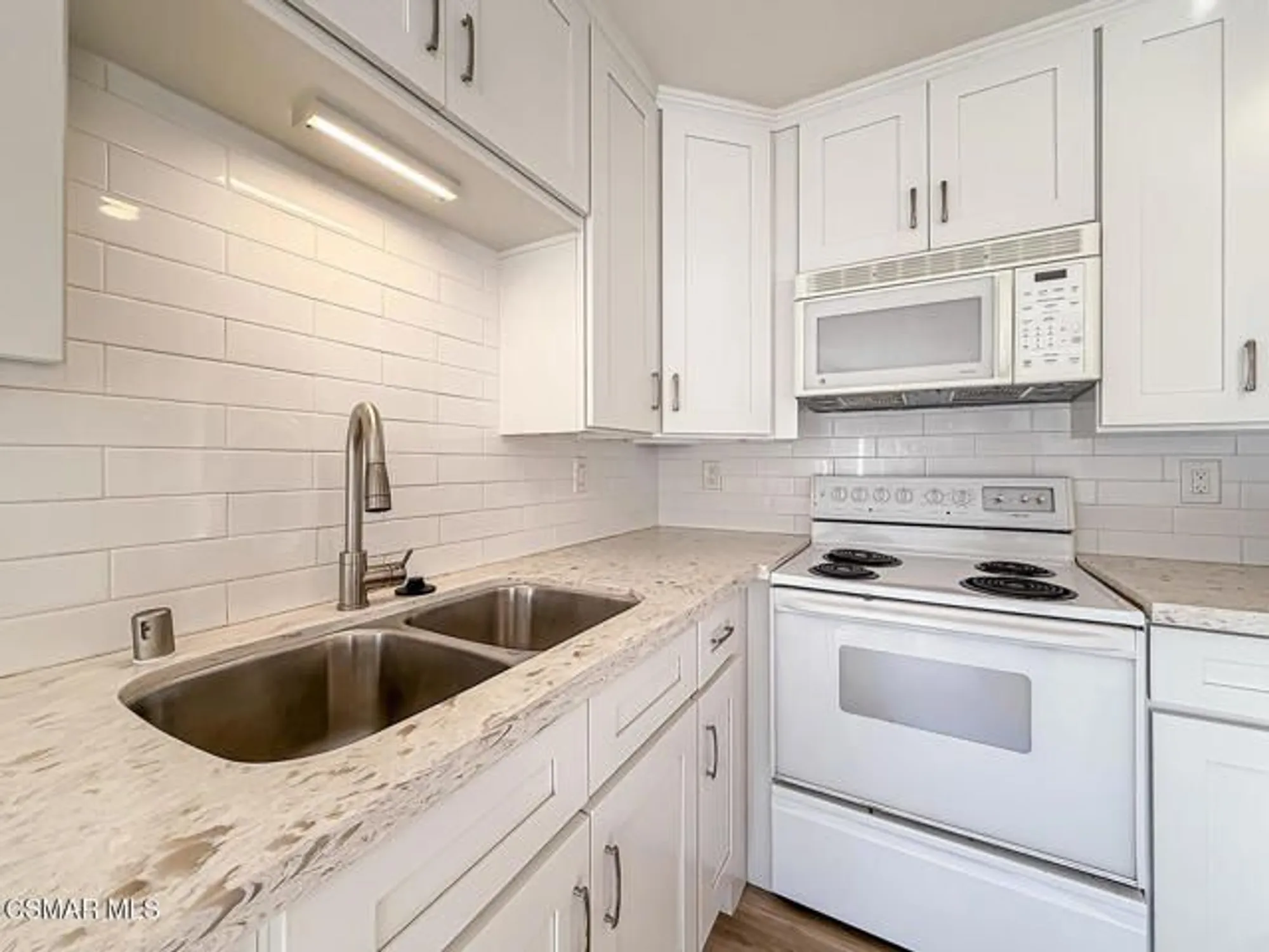 Property Slideshow image 10 of 42 | 291 sequoia ct 17, Thousand Oaks, CA, 91360