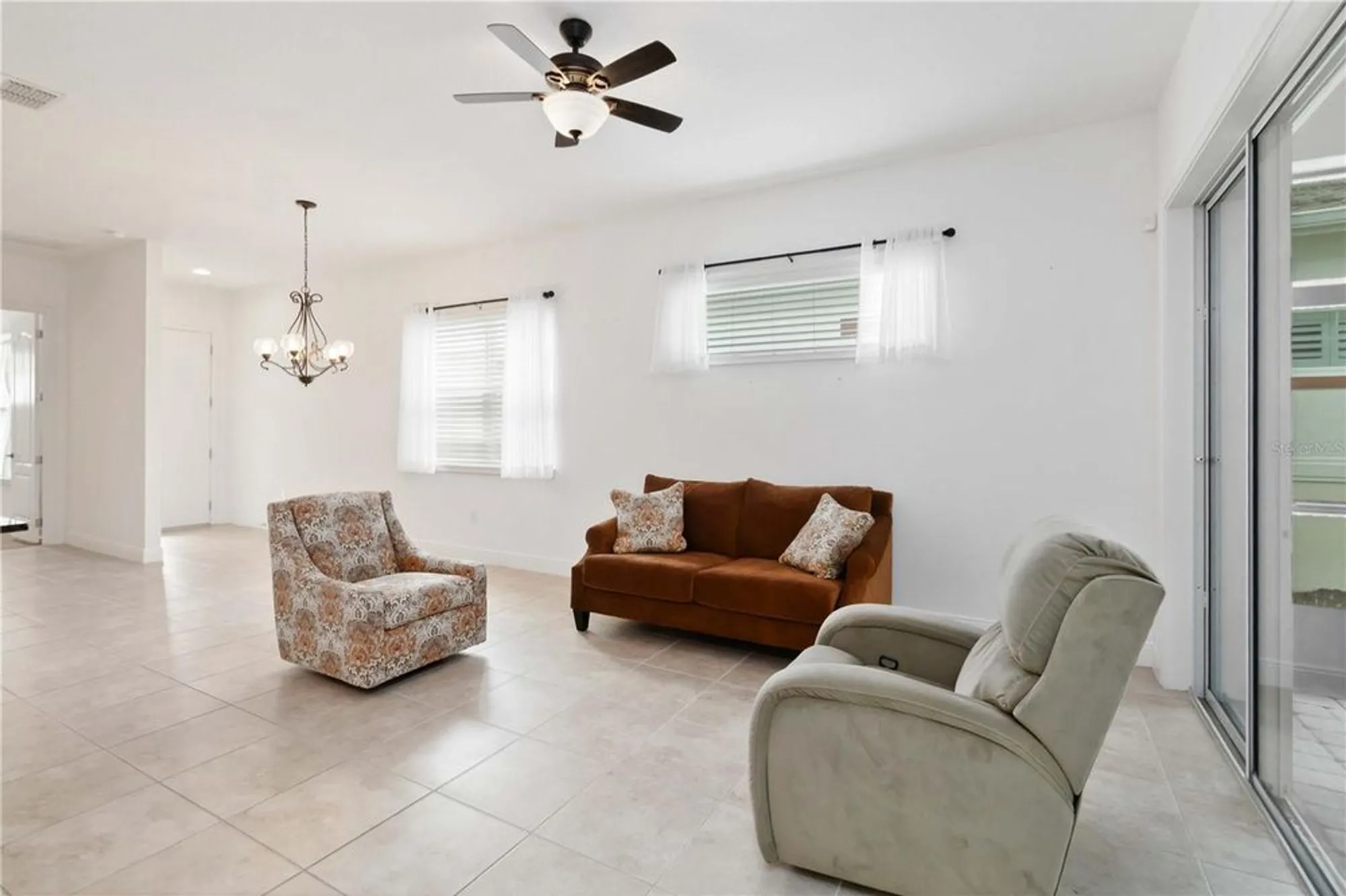 Property Slideshow image 18 of 67 | 2476 datura loop, Saint Cloud, FL, 34772