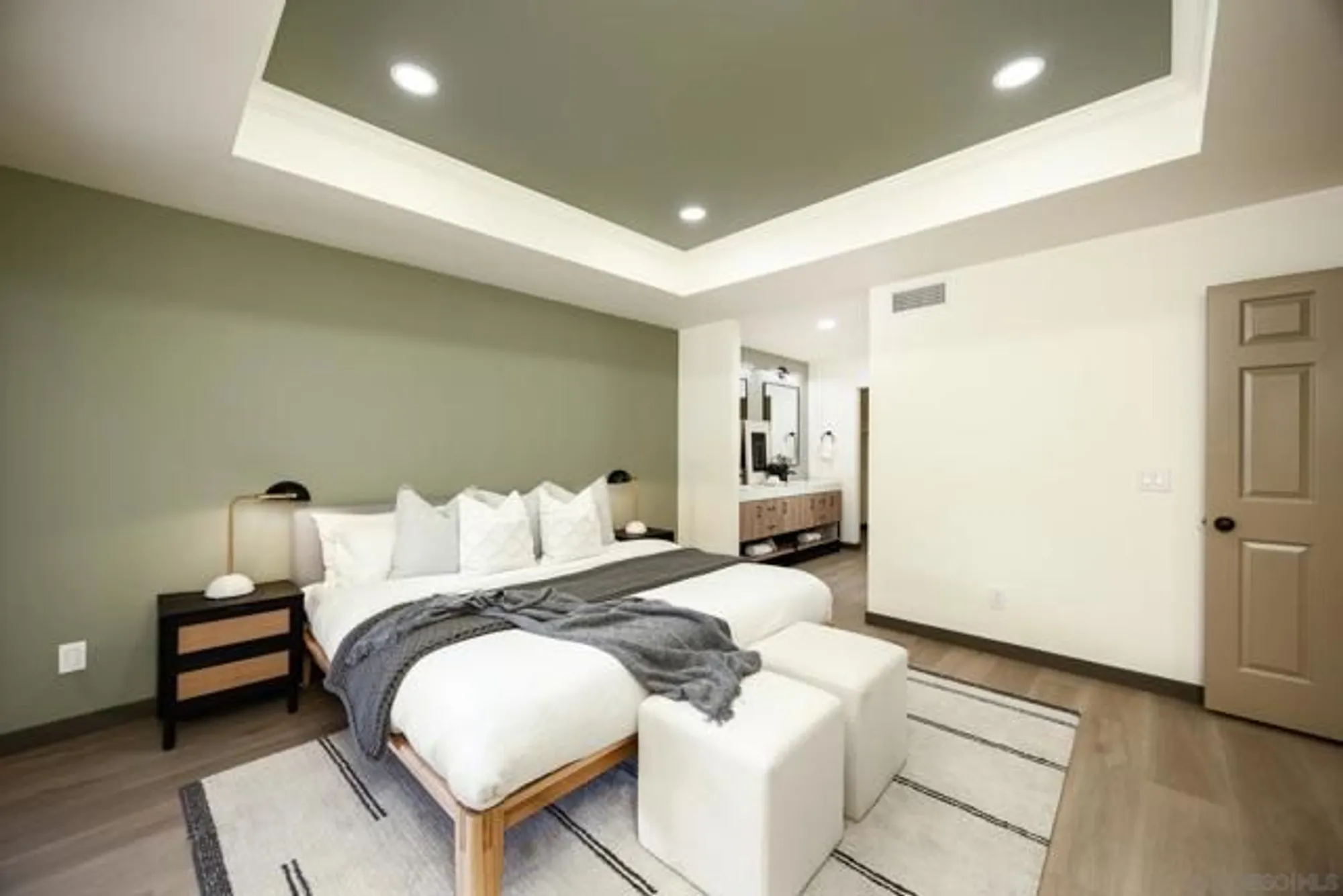 Property Slideshow image 15 of 56 | 17680 caminito balata, San Diego, CA, 92128