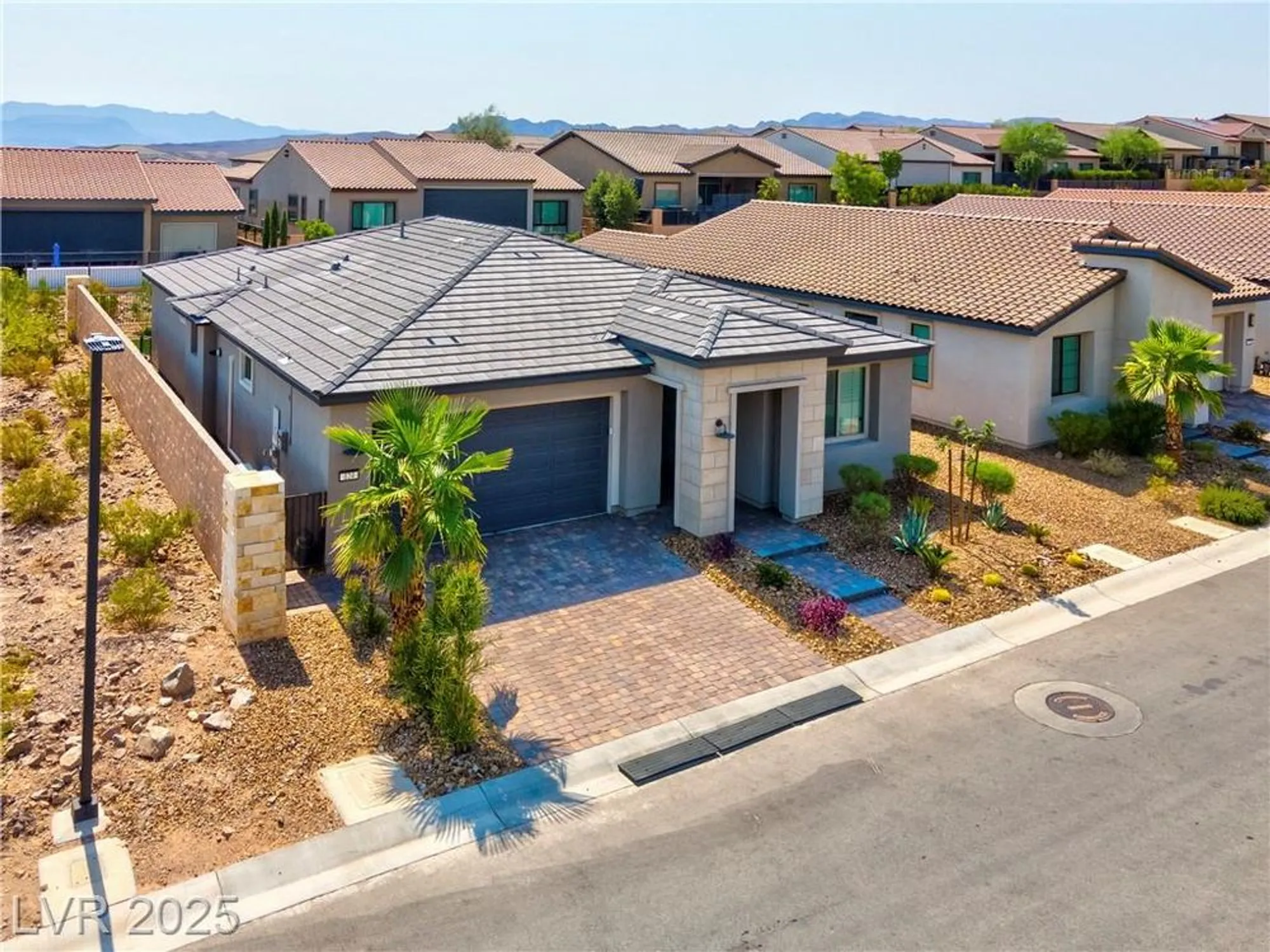Property Slideshow image 64 of 69 | 124 lake oasis st, Henderson, NV, 89011