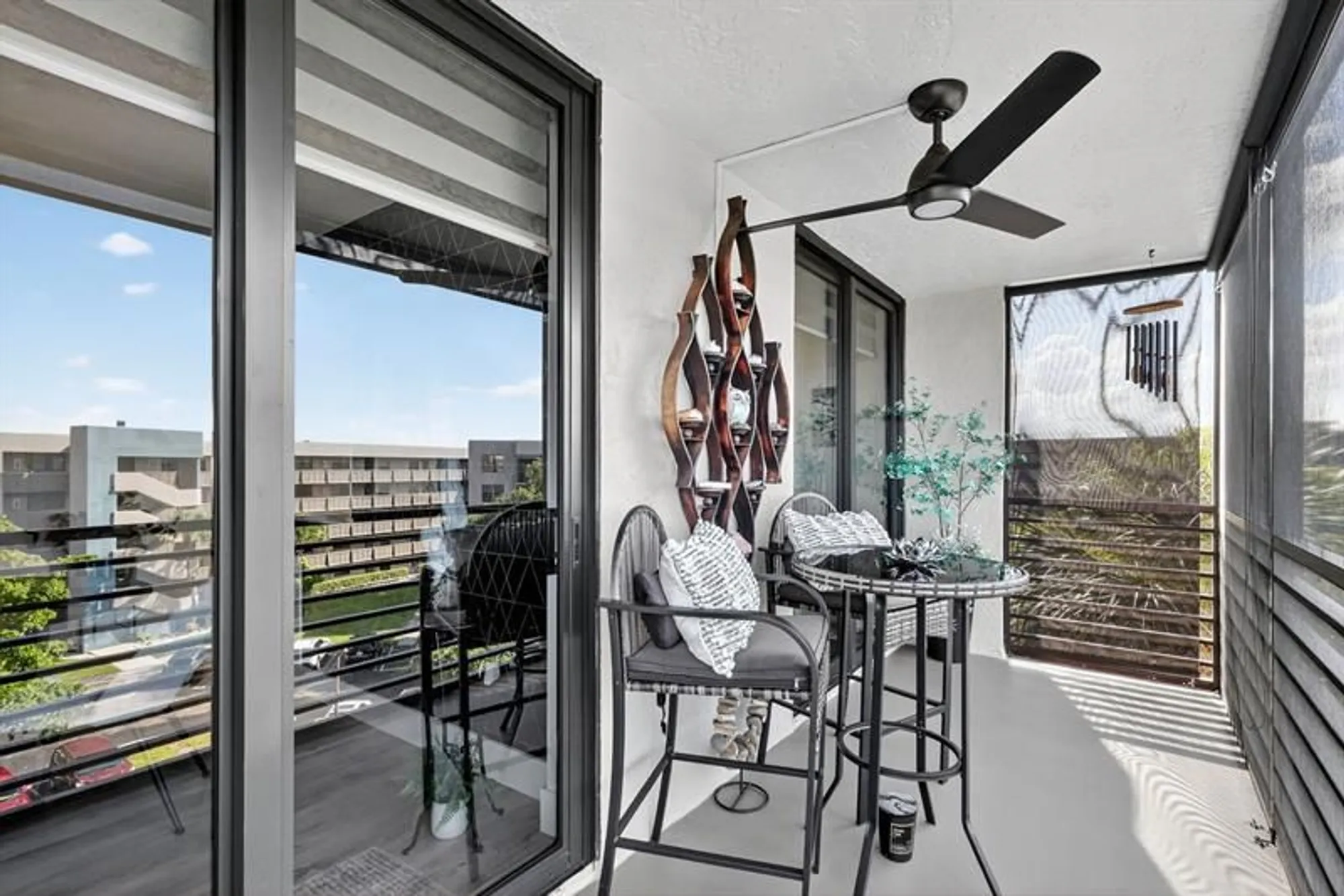 Property Slideshow image 21 of 52 | 1000 colony point cir 501, Pembroke Pines, FL, 33026