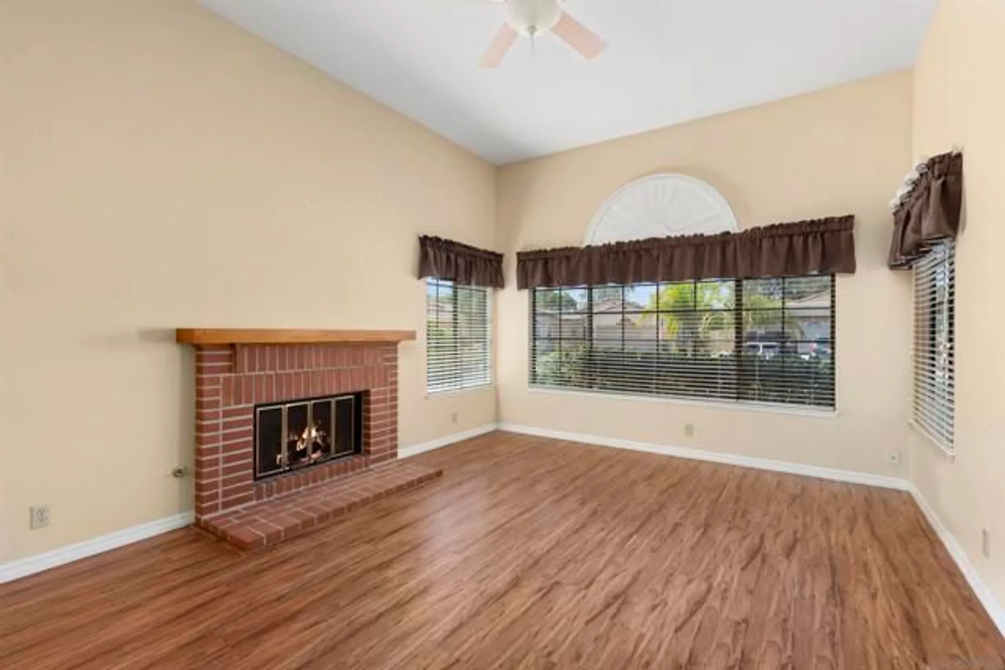 Property Slideshow image 4 of 38 | 13060 avenida marbella, San Diego, CA, 92128