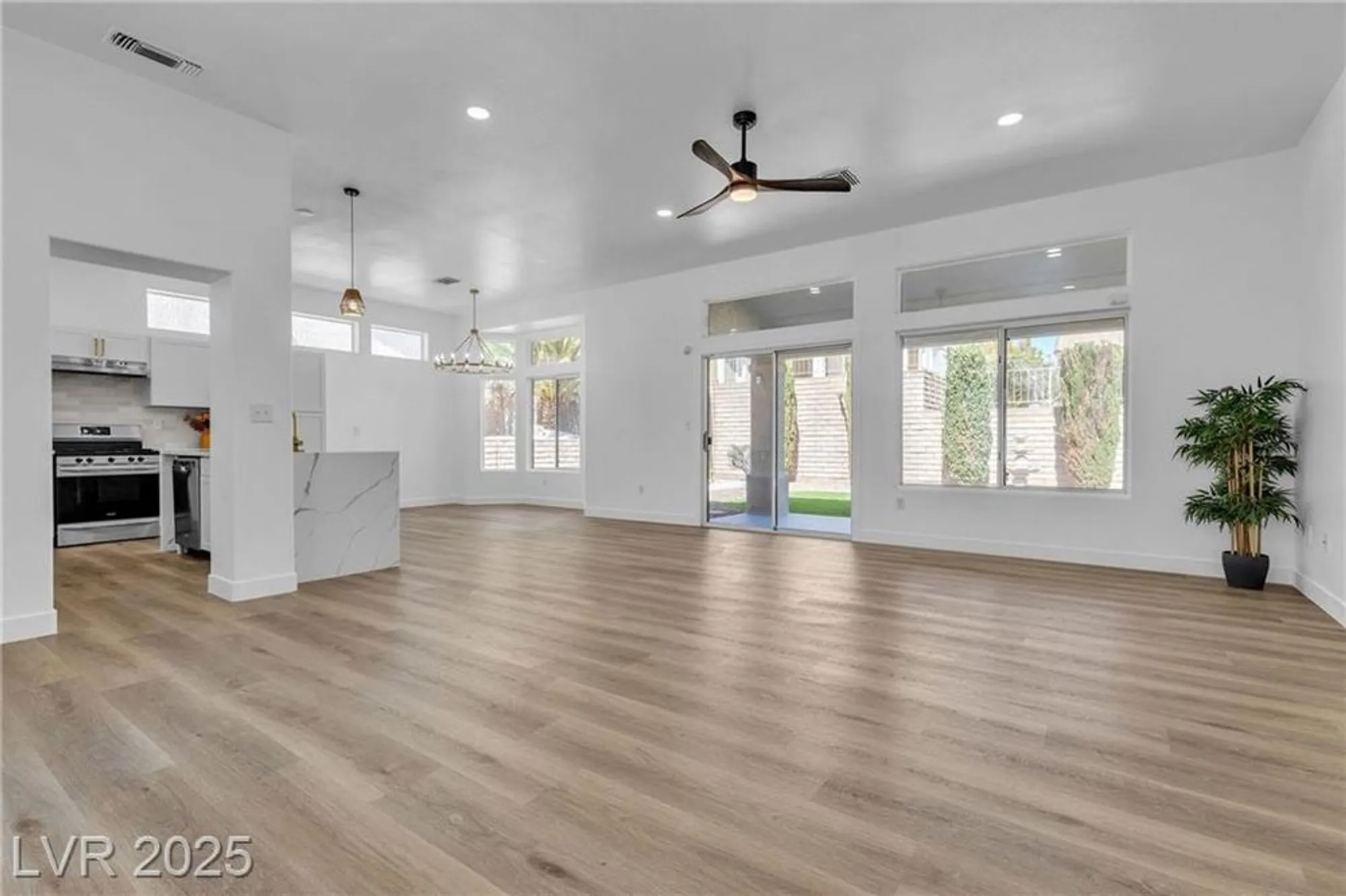 Property Slideshow image 3 of 51 | 10636 argents hill dr, Las Vegas, NV, 89134