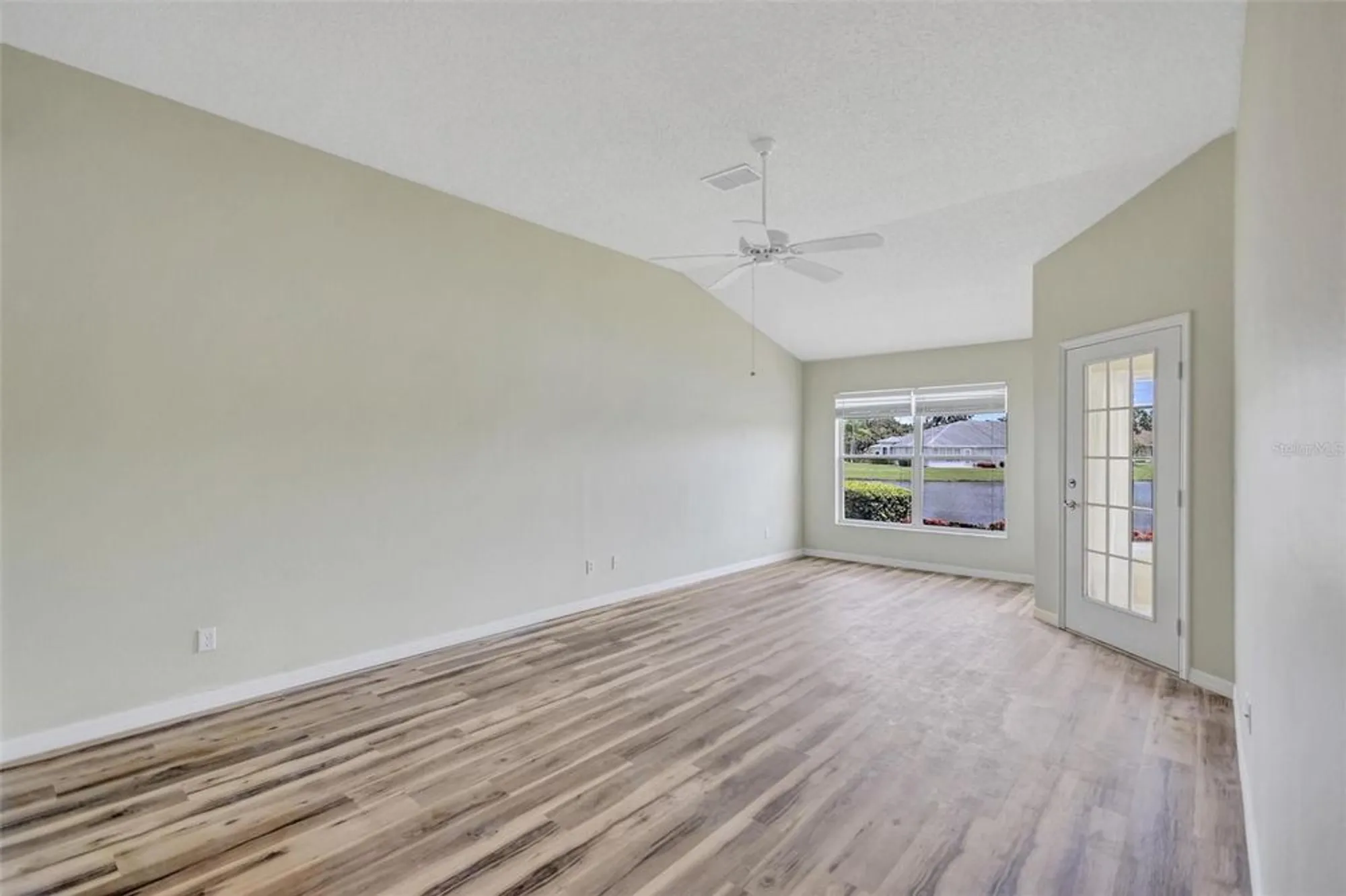 Property Slideshow image 25 of 48 | 811 staffordshire ln 32, Sun City Center, FL, 33573