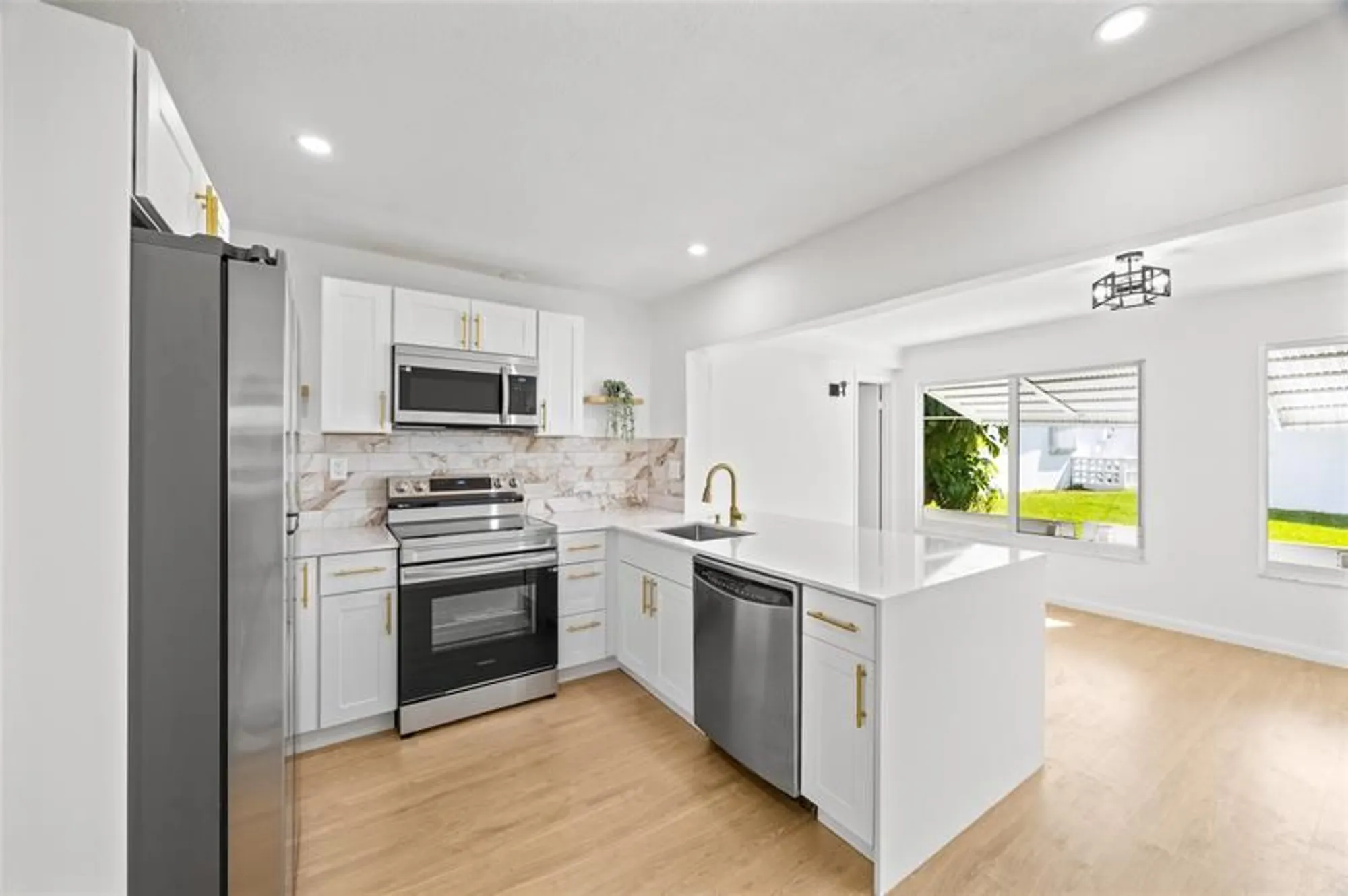 Property Slideshow image 12 of 34 | 2920 nw 2nd ave, Pompano Beach, FL, 33064