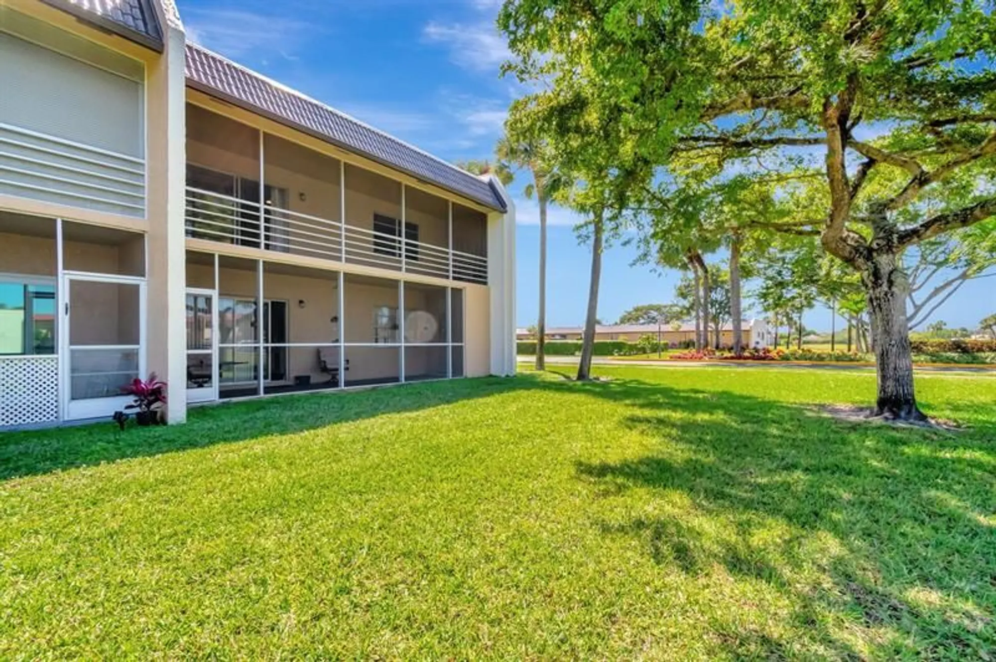 Property Slideshow image 29 of 67 | 100 lake meryl dr 201, West Palm Beach, FL, 33411