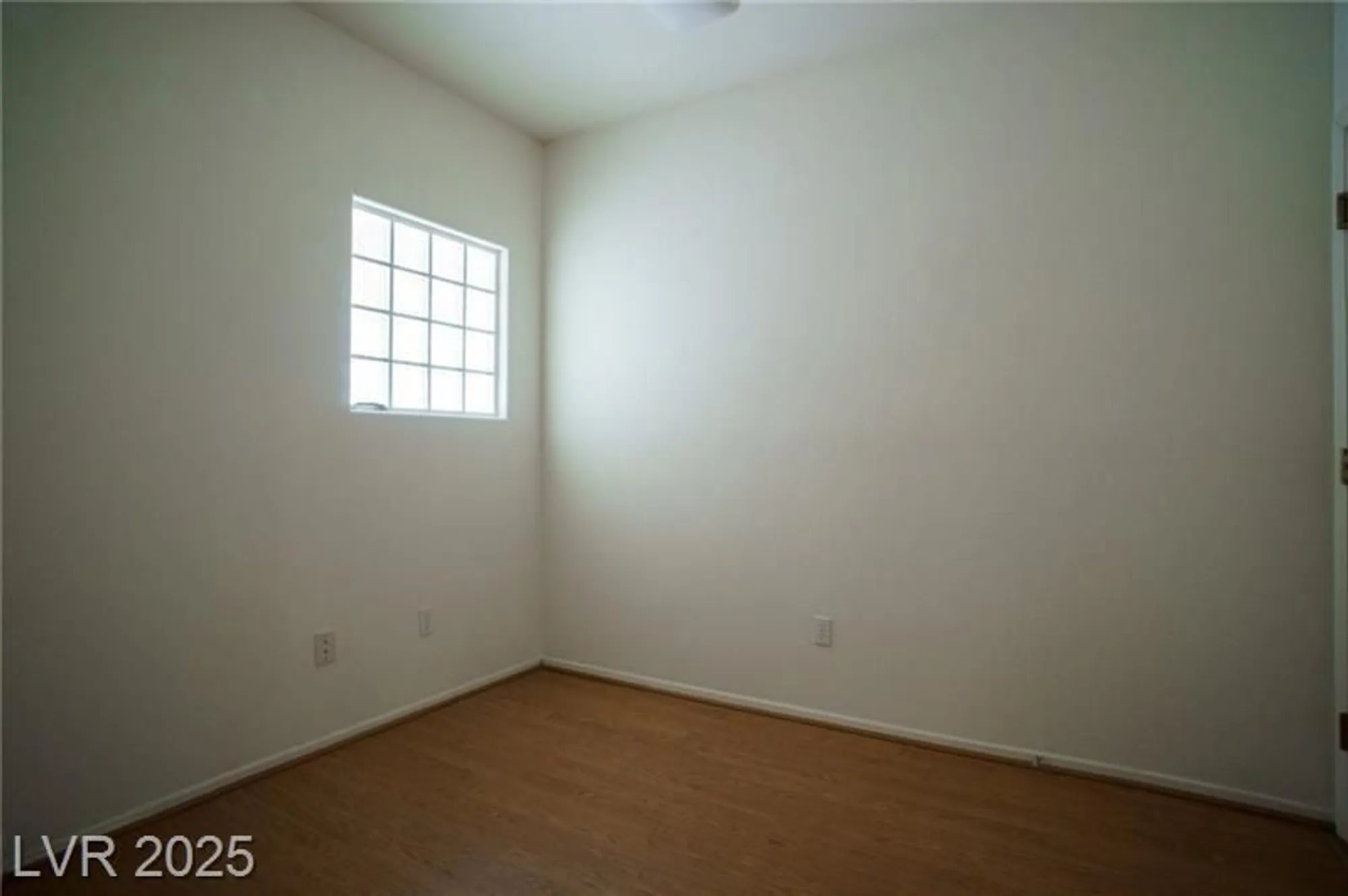 Property Slideshow image 10 of 32 | 10520 shoalhaven dr, Las Vegas, NV, 89134