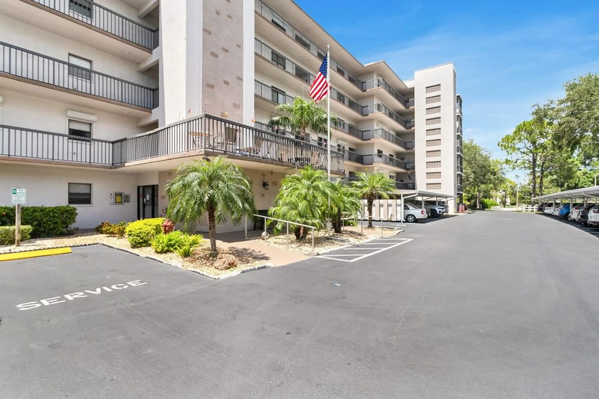 Property Slideshow image 46 of 77 | 8186 terrace garden dr n unit 101, St Petersburg, FL, 33709