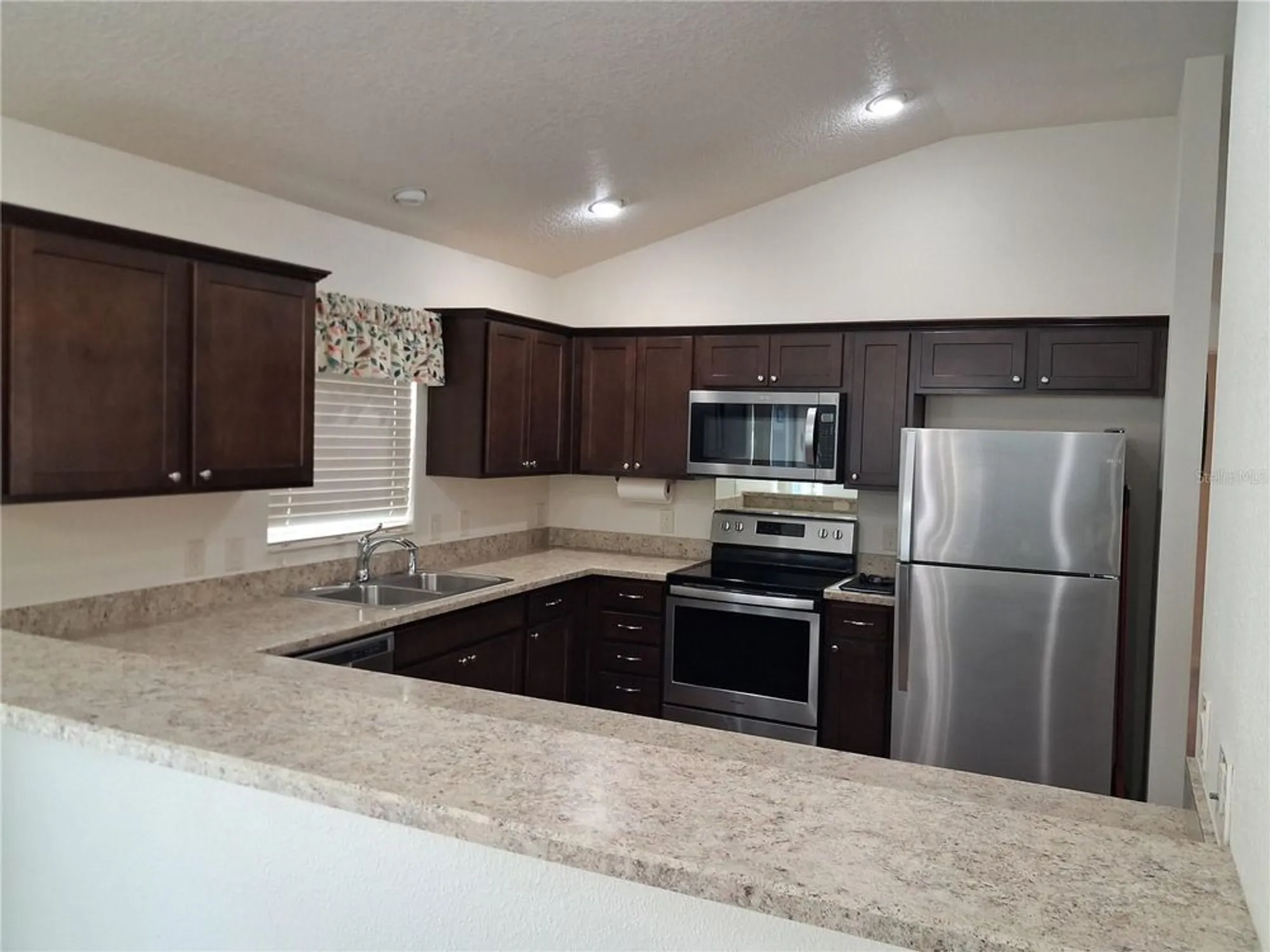 Property Slideshow image 4 of 40 | 7372 se 168th mitzi st, The Villages, FL, 32162