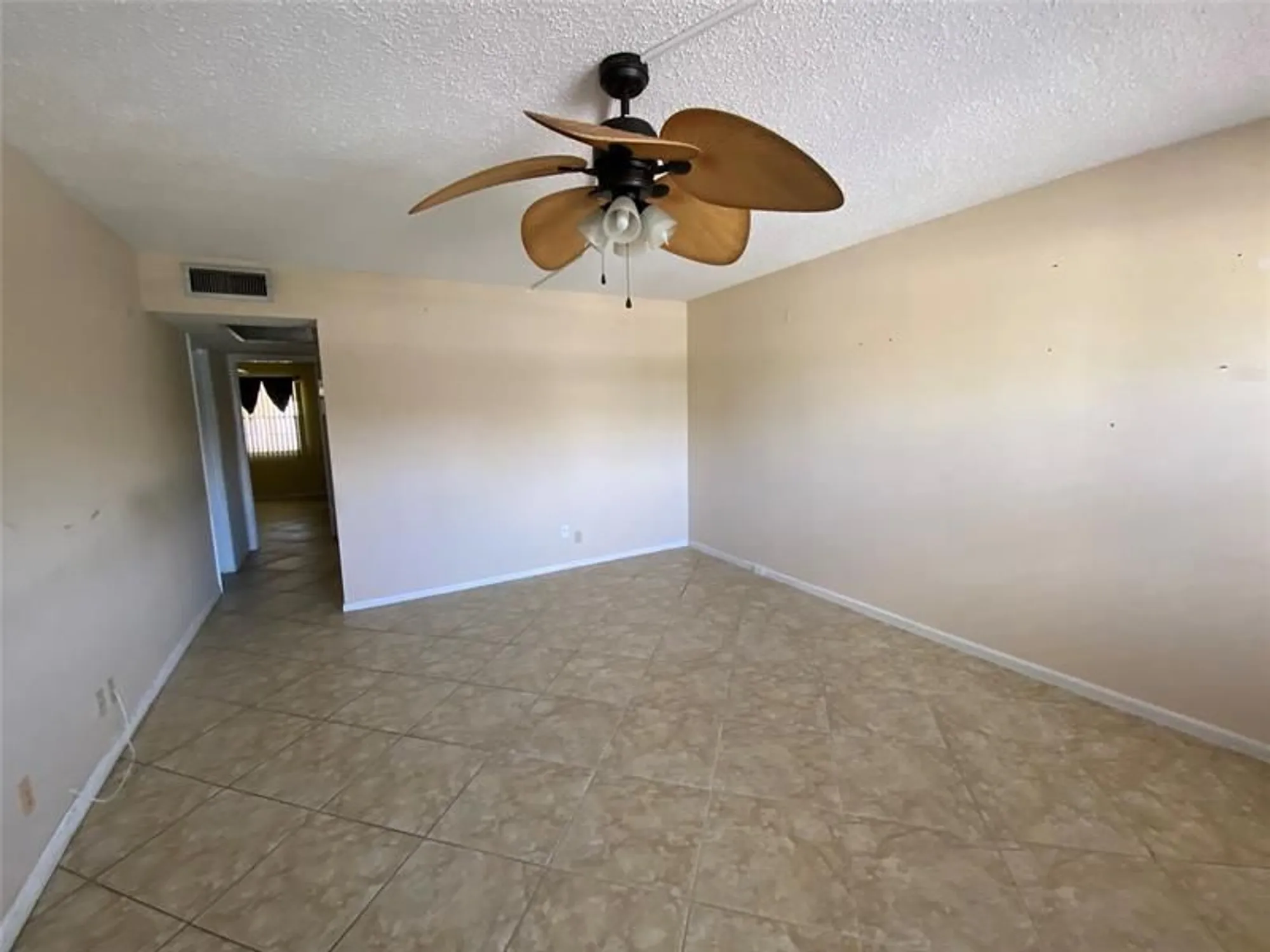 Property Slideshow image 13 of 44 | 2019 cambridge a # 2019, Deerfield Beach, FL, 33442