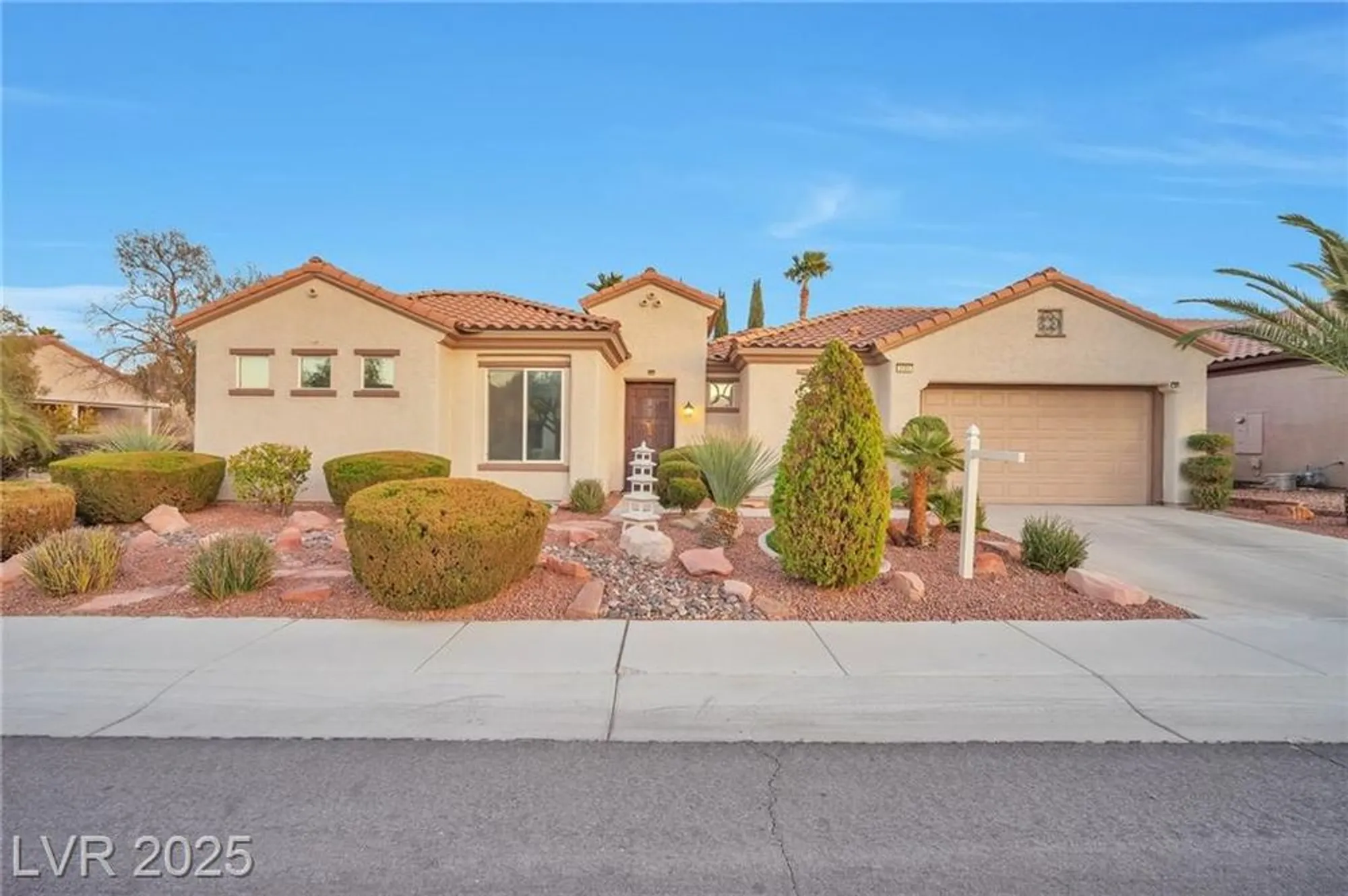 Property Slideshow image 1 of 35 | 2585 portsmouth creek ave, Henderson, NV, 89052