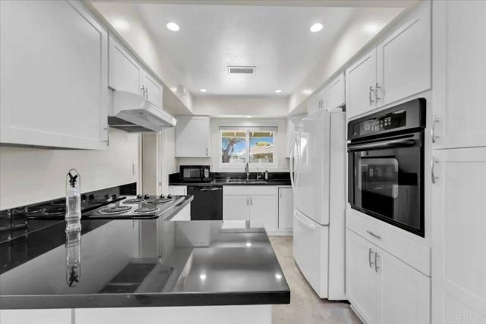 Property Slideshow image 13 of 44 | 3685 vista campana 56, Oceanside, CA, 92057