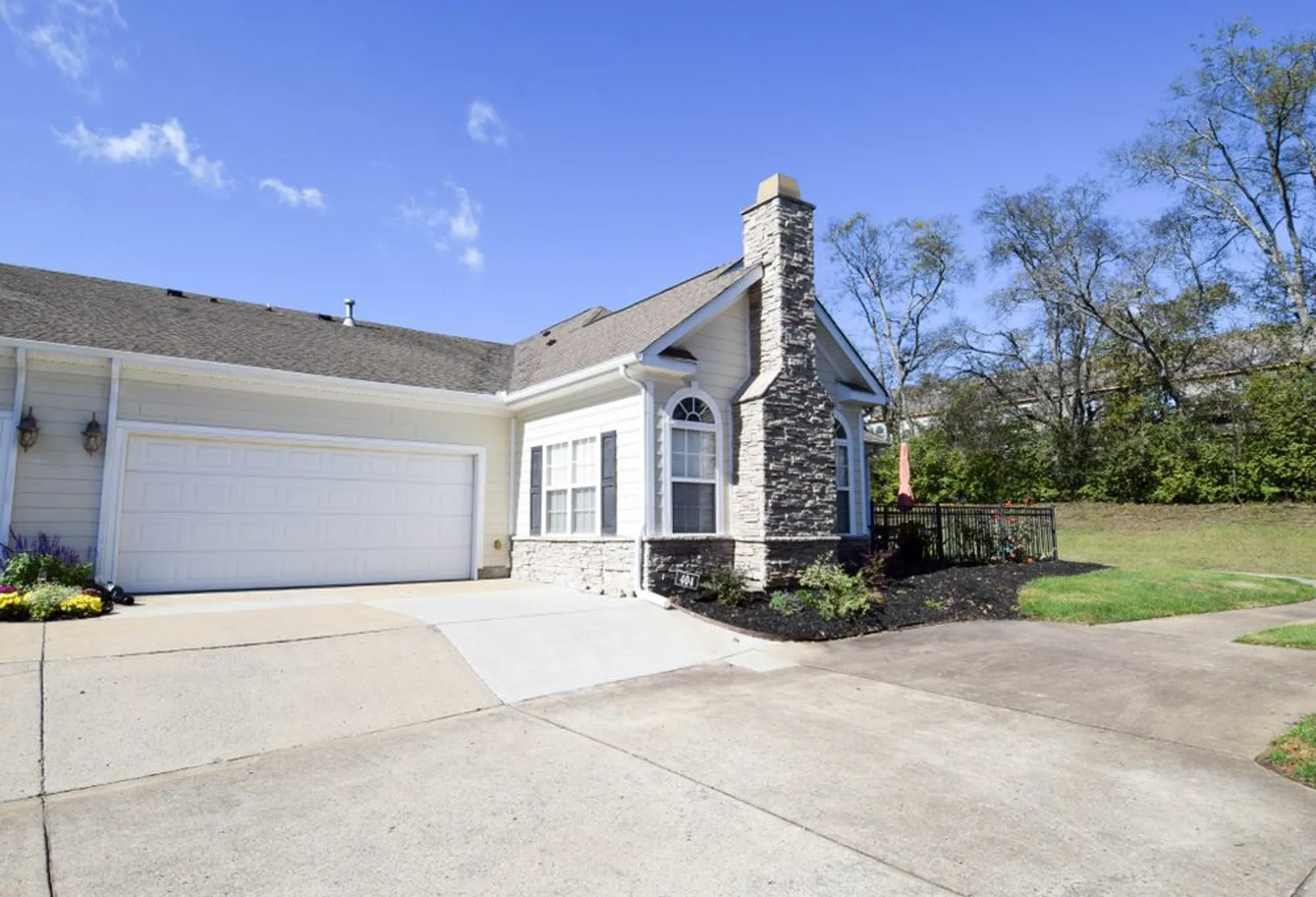 Property Slideshow image 5 of 55 | 825 browns ln, Gallatin, TN, 37066