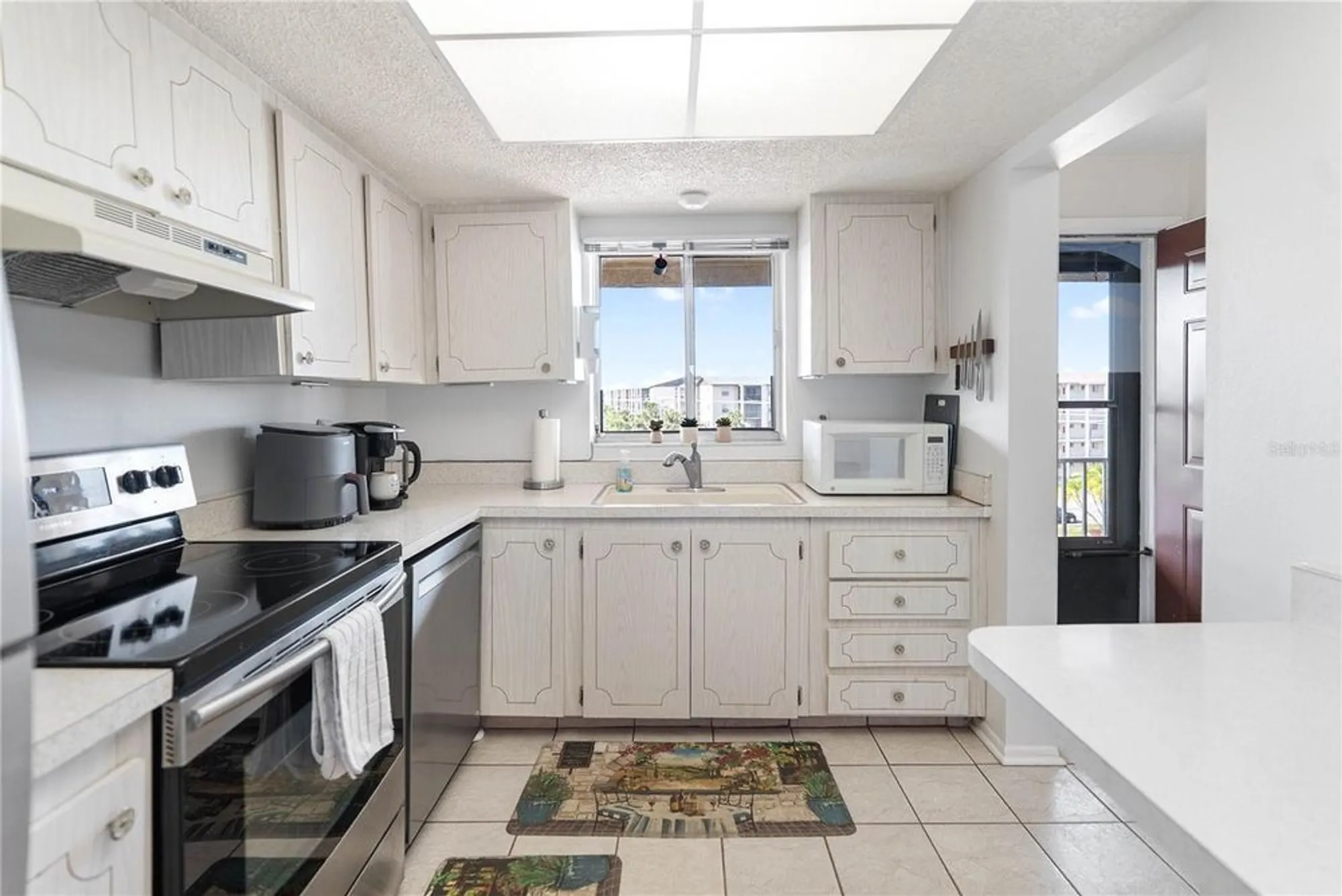 Property Slideshow image 5 of 49 | 3653 lake bayshore dr # j503, Bradenton, FL, 34205