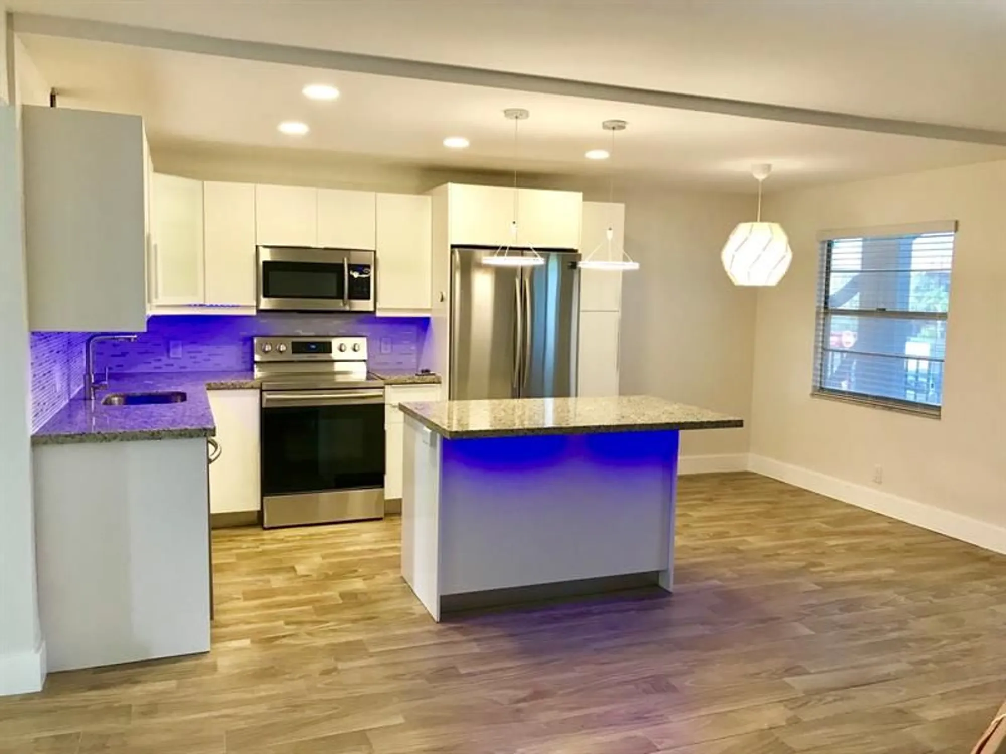 Property Slideshow image 2 of 19 | 300 sw 134th way e210, Pembroke Pines, FL, 33027