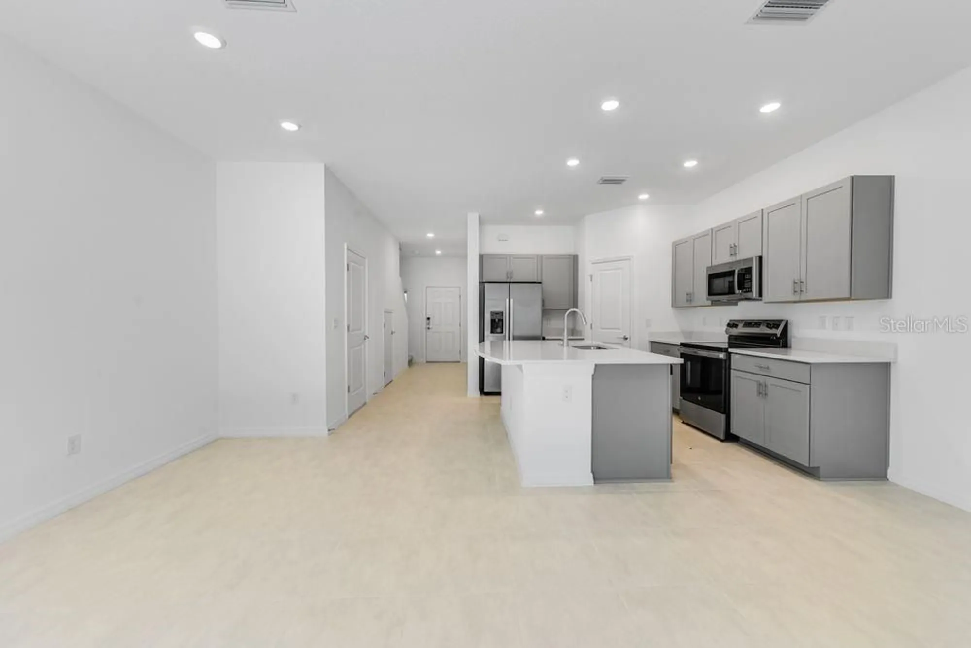 Property Slideshow image 10 of 41 | 15152 cuzcorro ct, Nokomis, FL, 34275