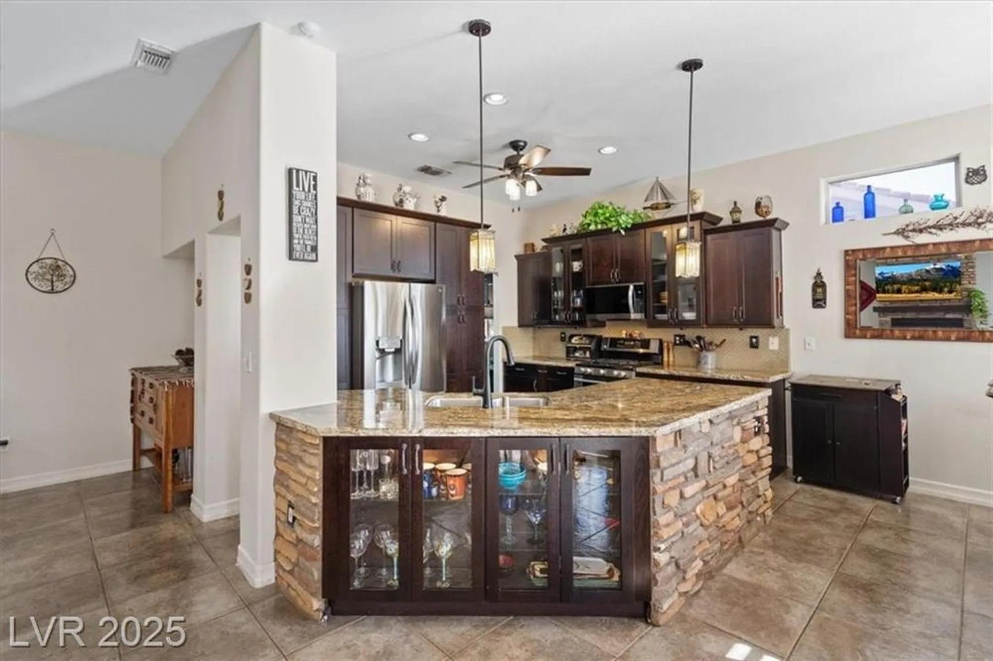 Property Slideshow image 13 of 37 | 2525 banora point dr, Las Vegas, NV, 89134