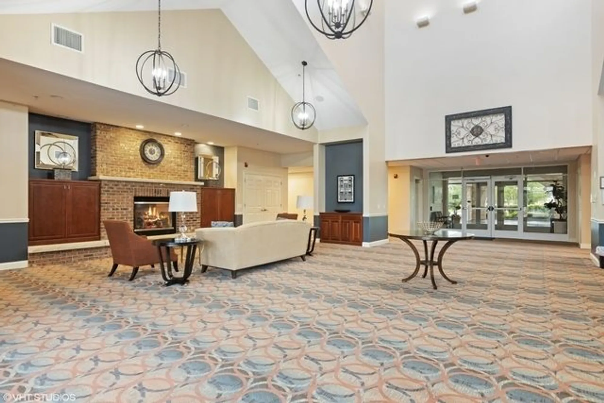 Property Slideshow image 25 of 38 | 2819 normandy cir, Naperville, IL, 60564