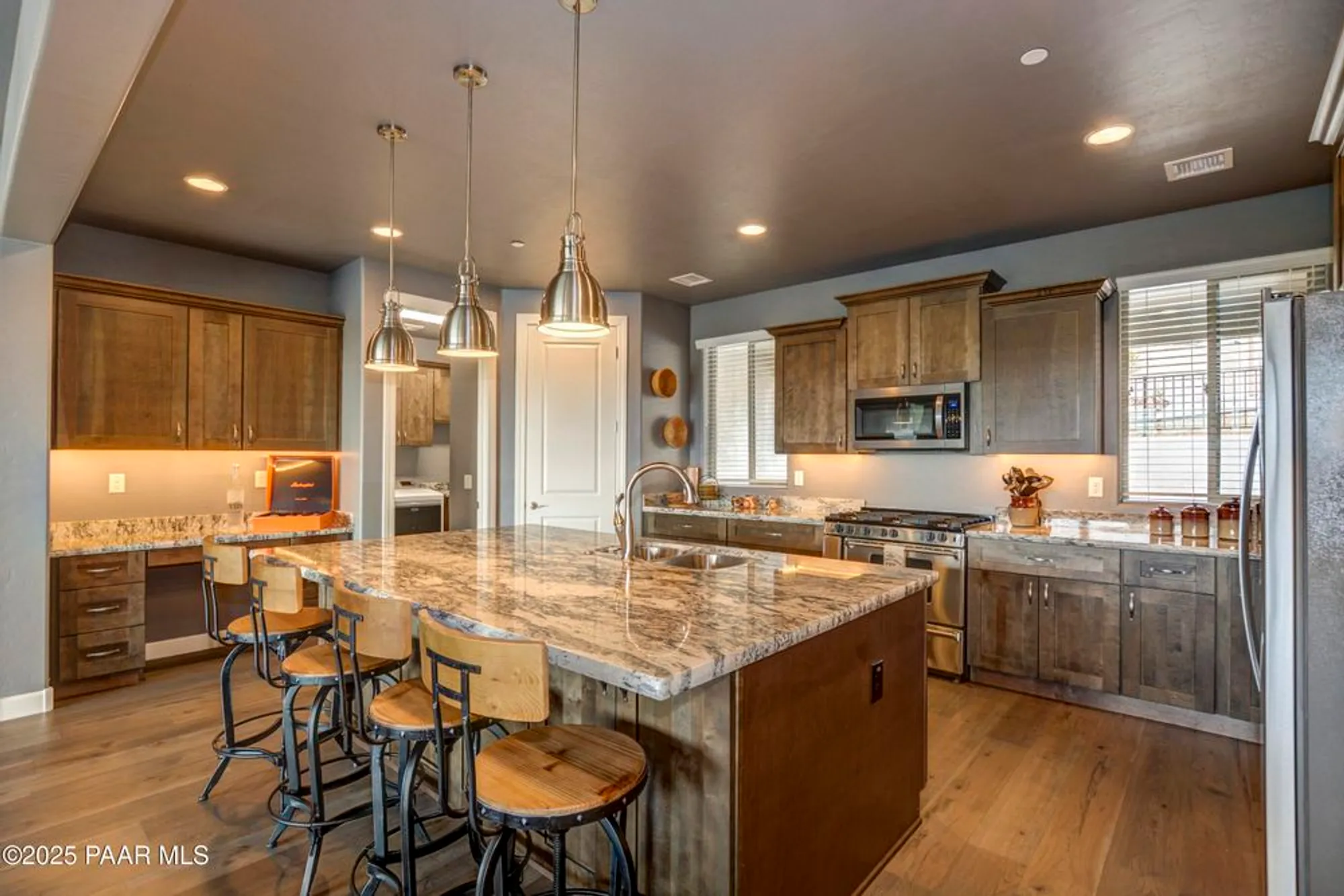 Property Slideshow image 9 of 26 | 212 e smoke tree ln, Prescott, AZ, 86301