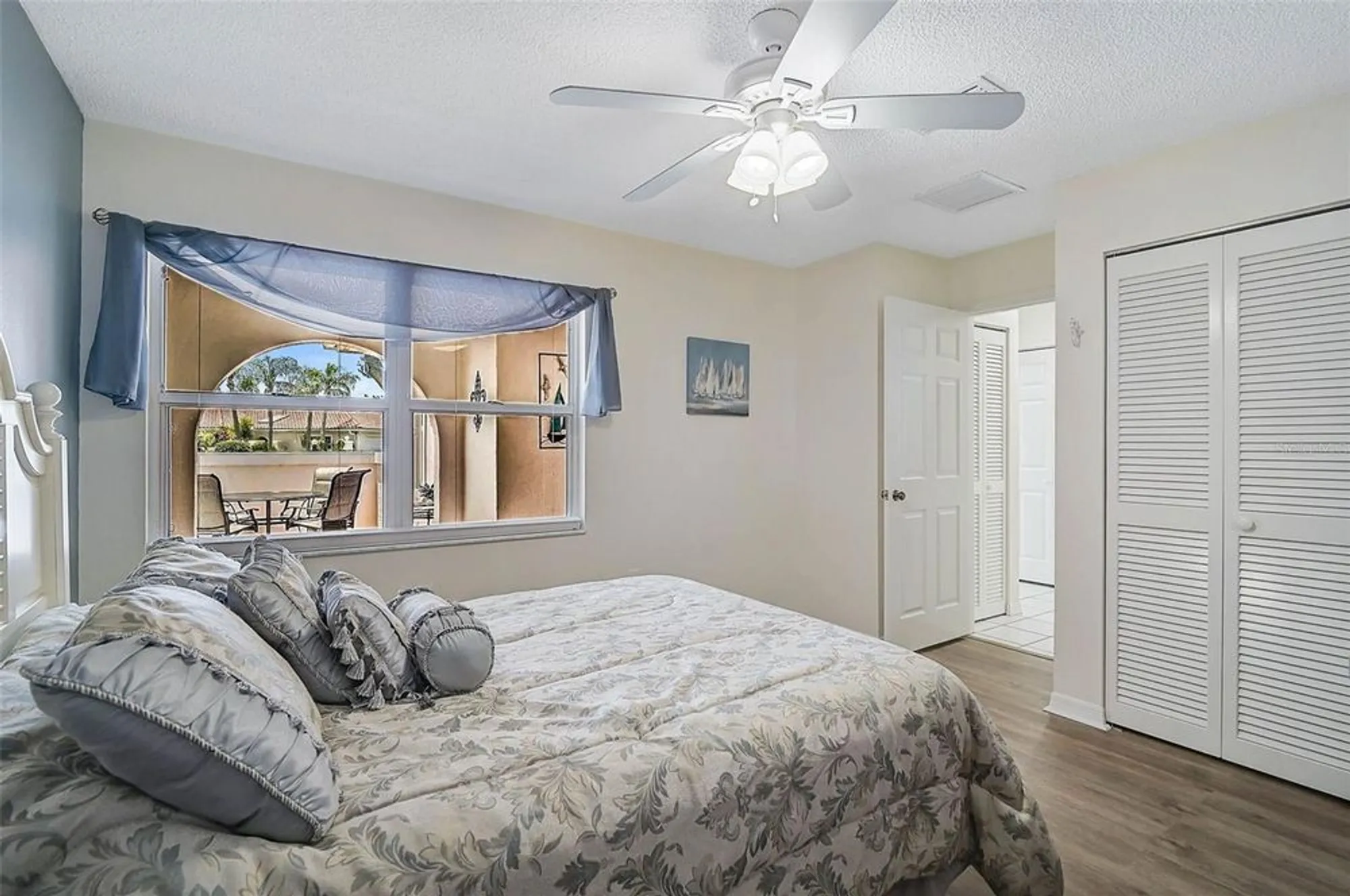 Property Slideshow image 26 of 49 | 7341 golf pointe cir, Sarasota, FL, 34243