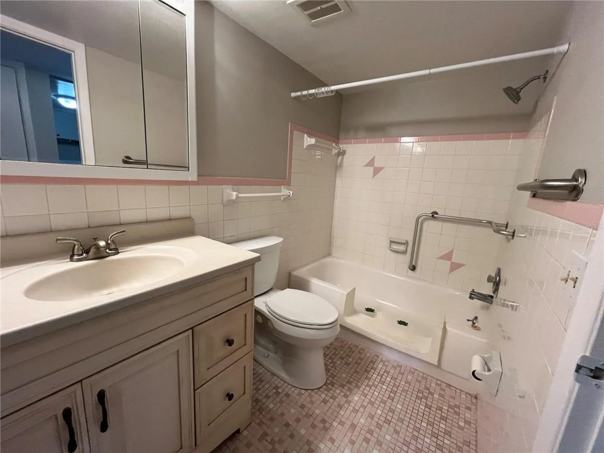 Property Slideshow image 20 of 43 | 2449 columbia dr apt 55, Clearwater, FL, 33763