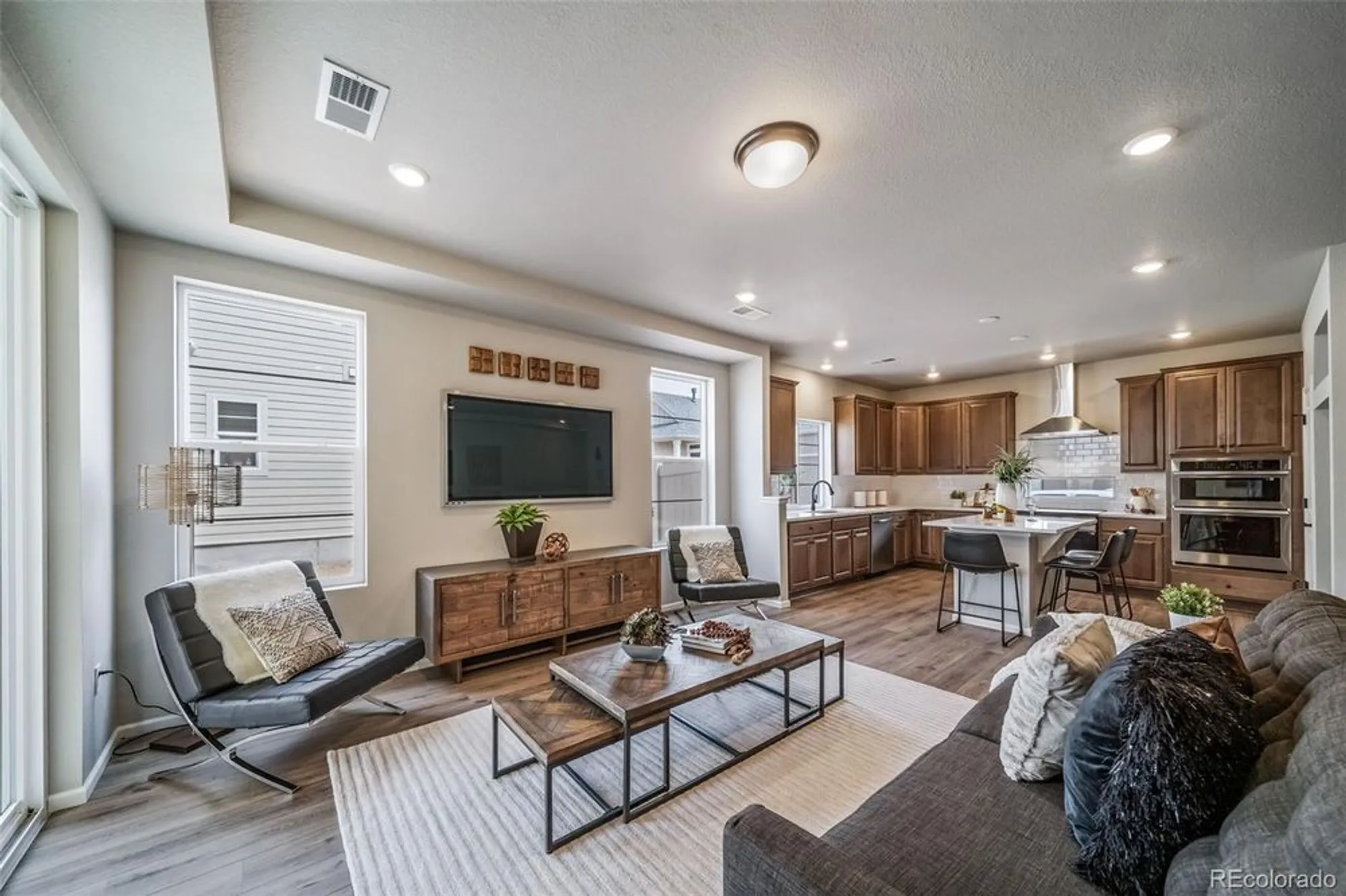 Property Slideshow image 2 of 18 | 21927 e 51st dr, Aurora, CO, 80019