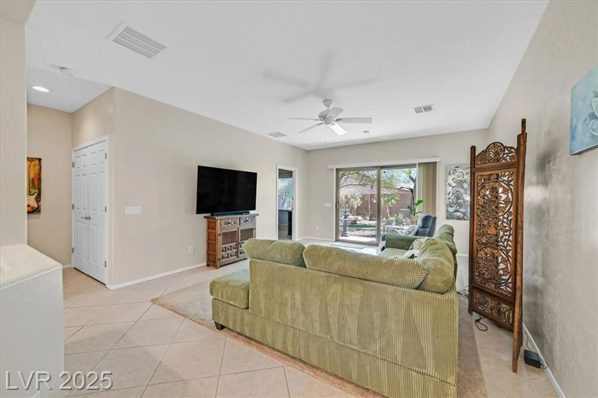 Property Slideshow image 4 of 37 | 6097 falconer ave, Las Vegas, NV, 89122
