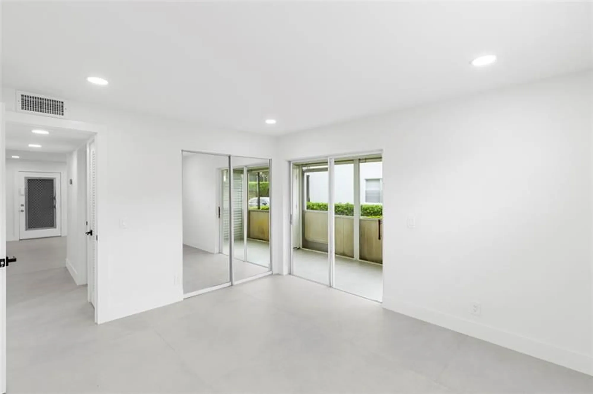 Property Slideshow image 7 of 27 | 924 flanders t # 924, Delray Beach, FL, 33484