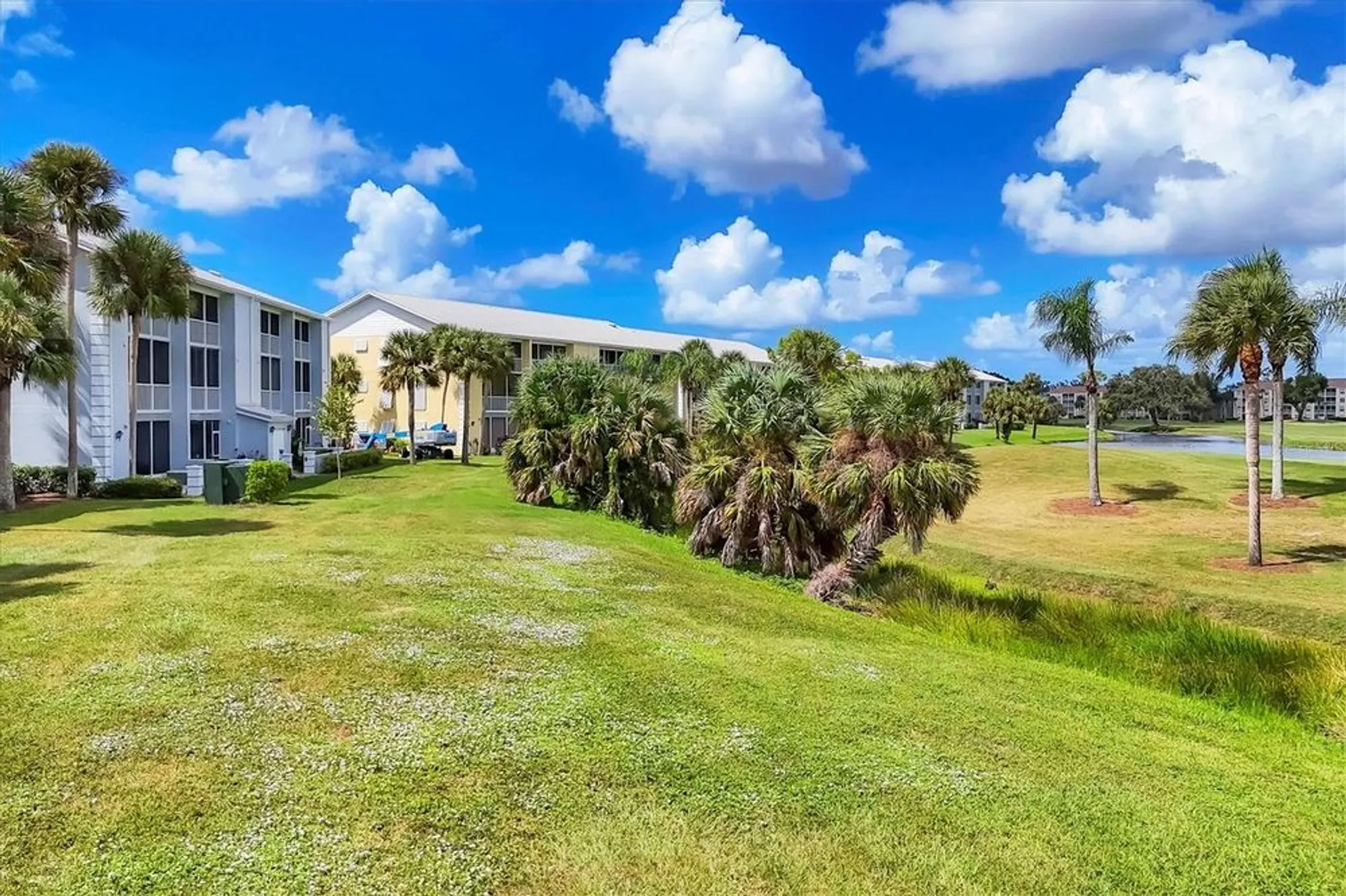 Property Slideshow image 35 of 61 | 408 cerromar cir 331, Venice, FL, 34293