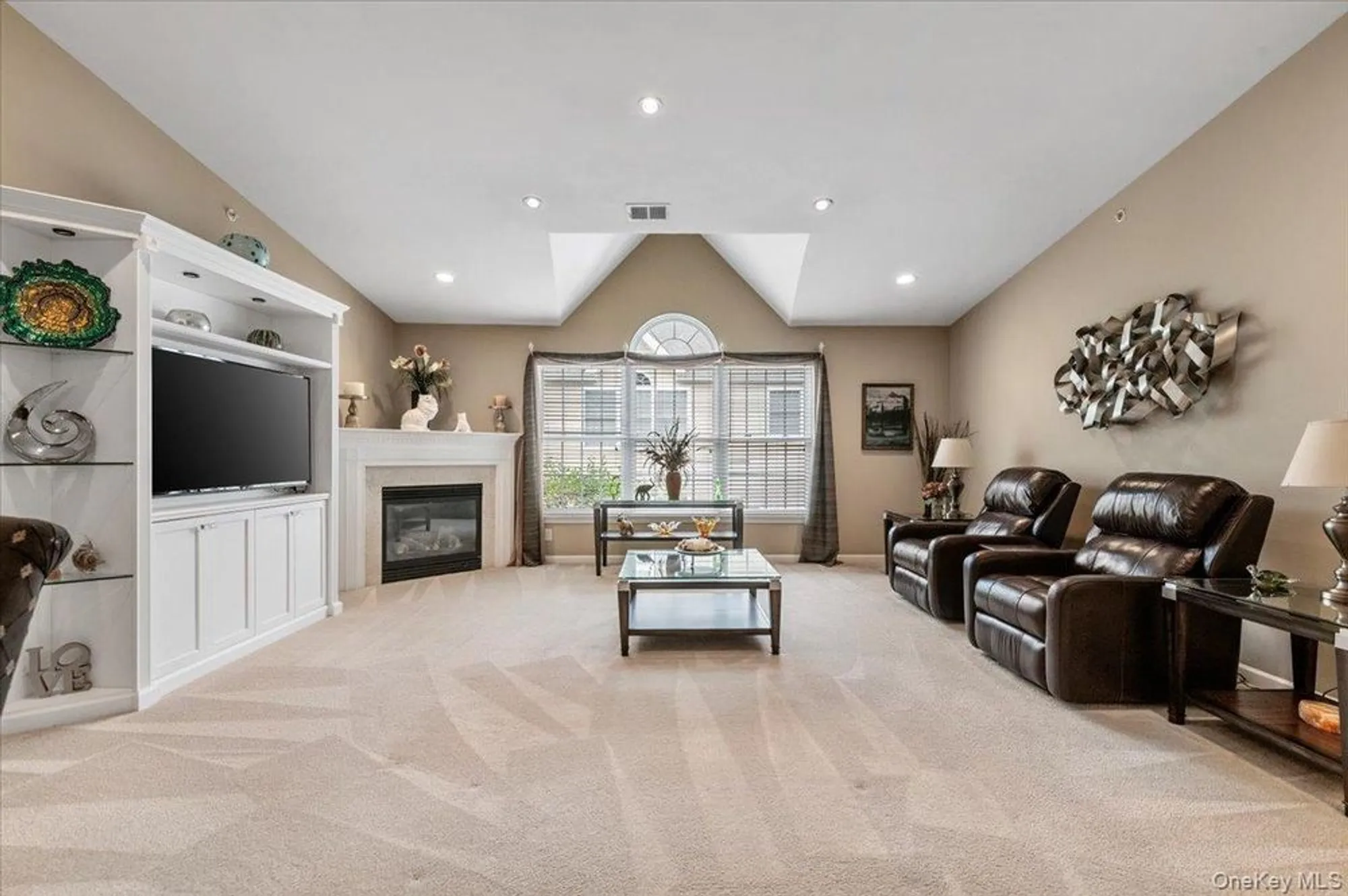 Property Slideshow image 14 of 27 | 108 joseph ln, Dix Hills, NY, 11746