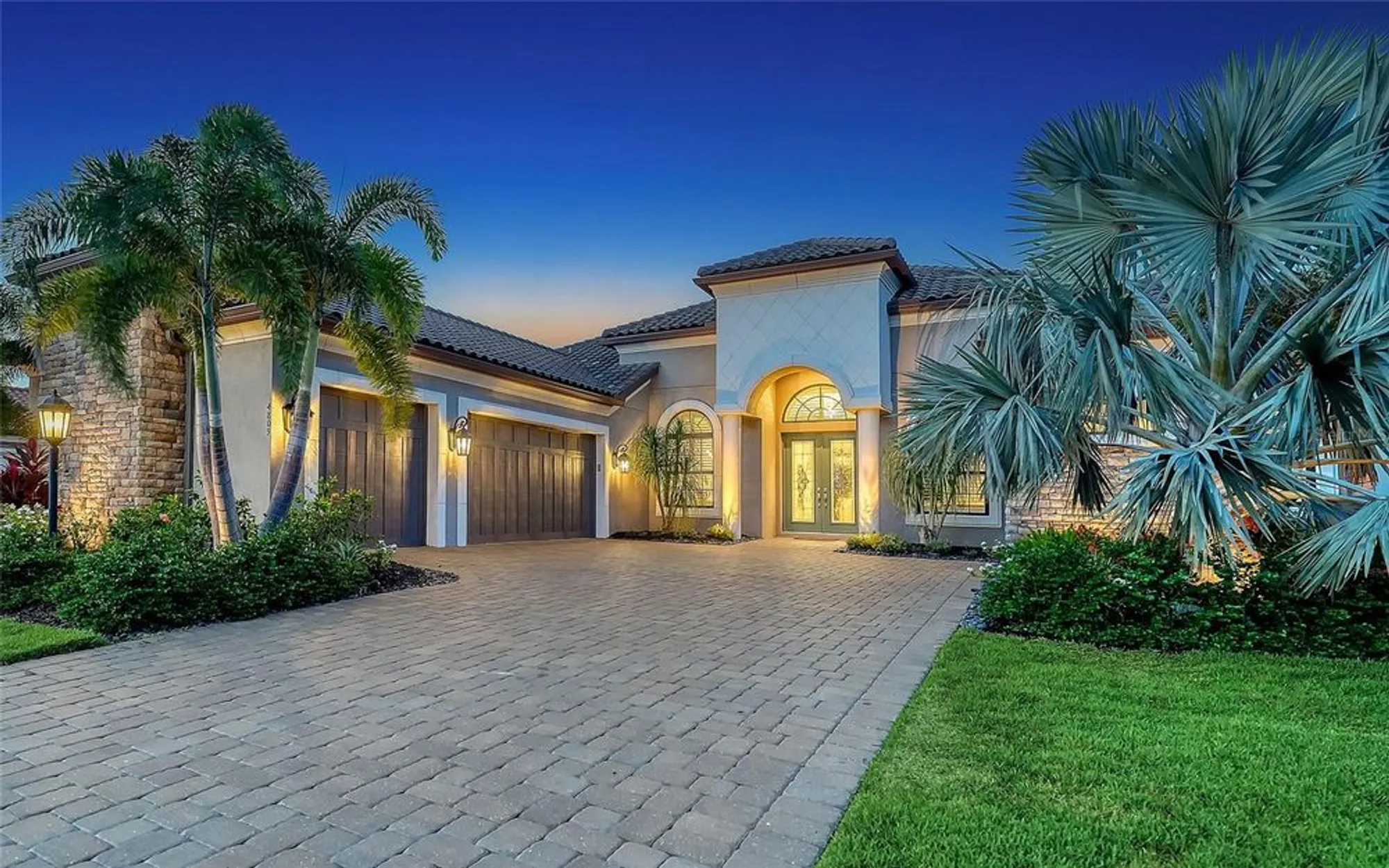 Property Slideshow image 2 of 70 | 4809 benito ct, Bradenton, FL, 34211