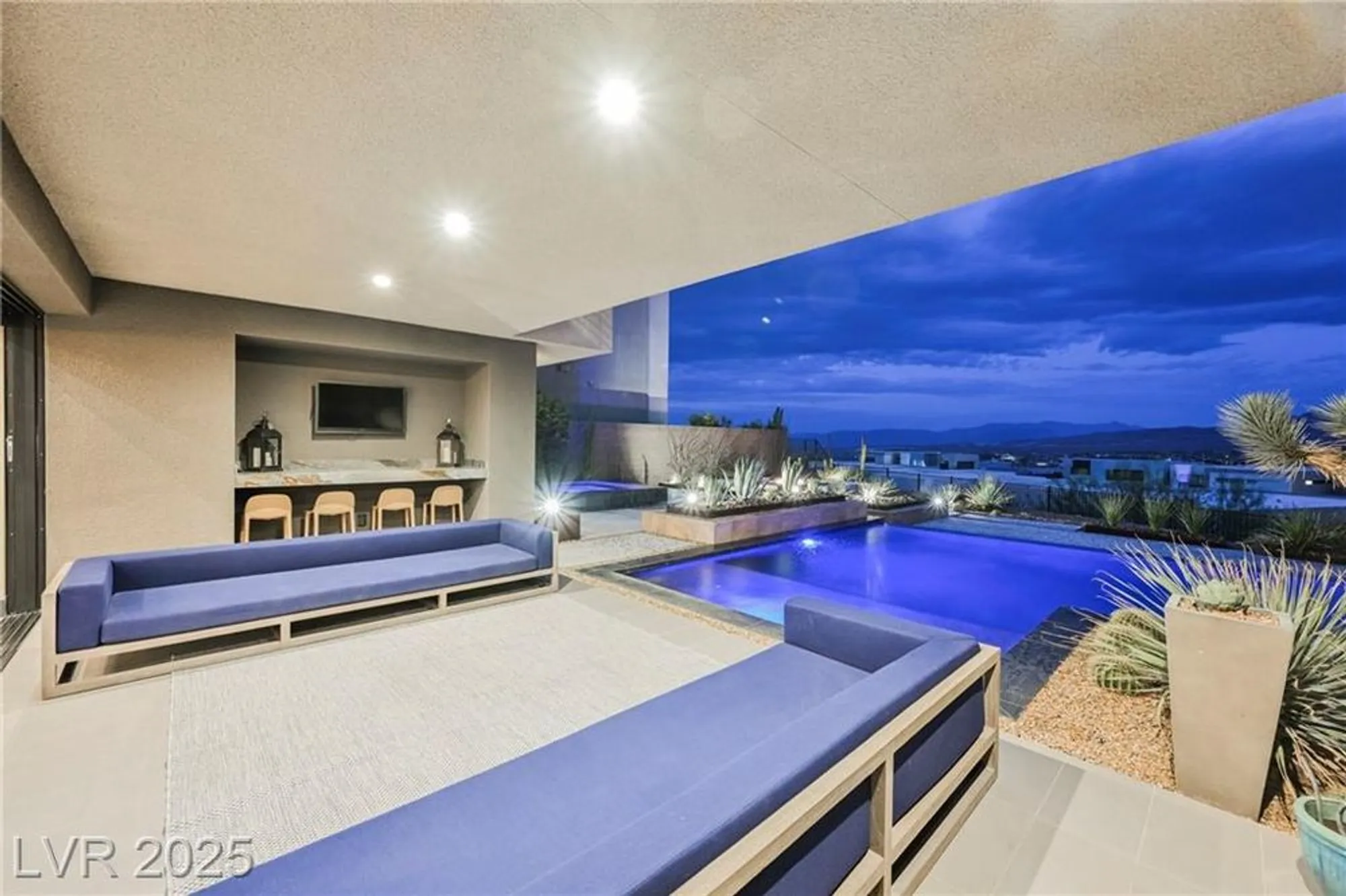 Property Slideshow image 9 of 93 | 20 falling canyon ct, Henderson, NV, 89011