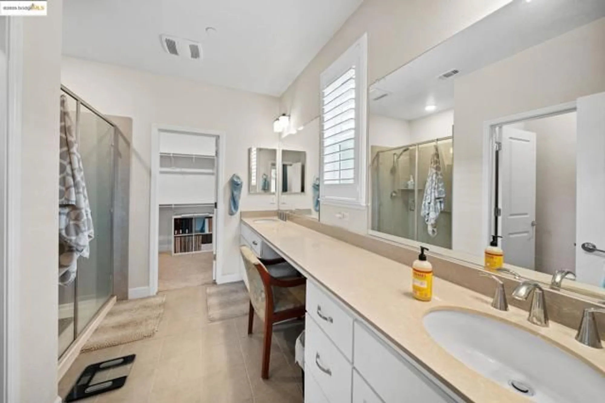 Property Slideshow image 11 of 22 | 1052 camborne dr, Manteca, CA, 95336