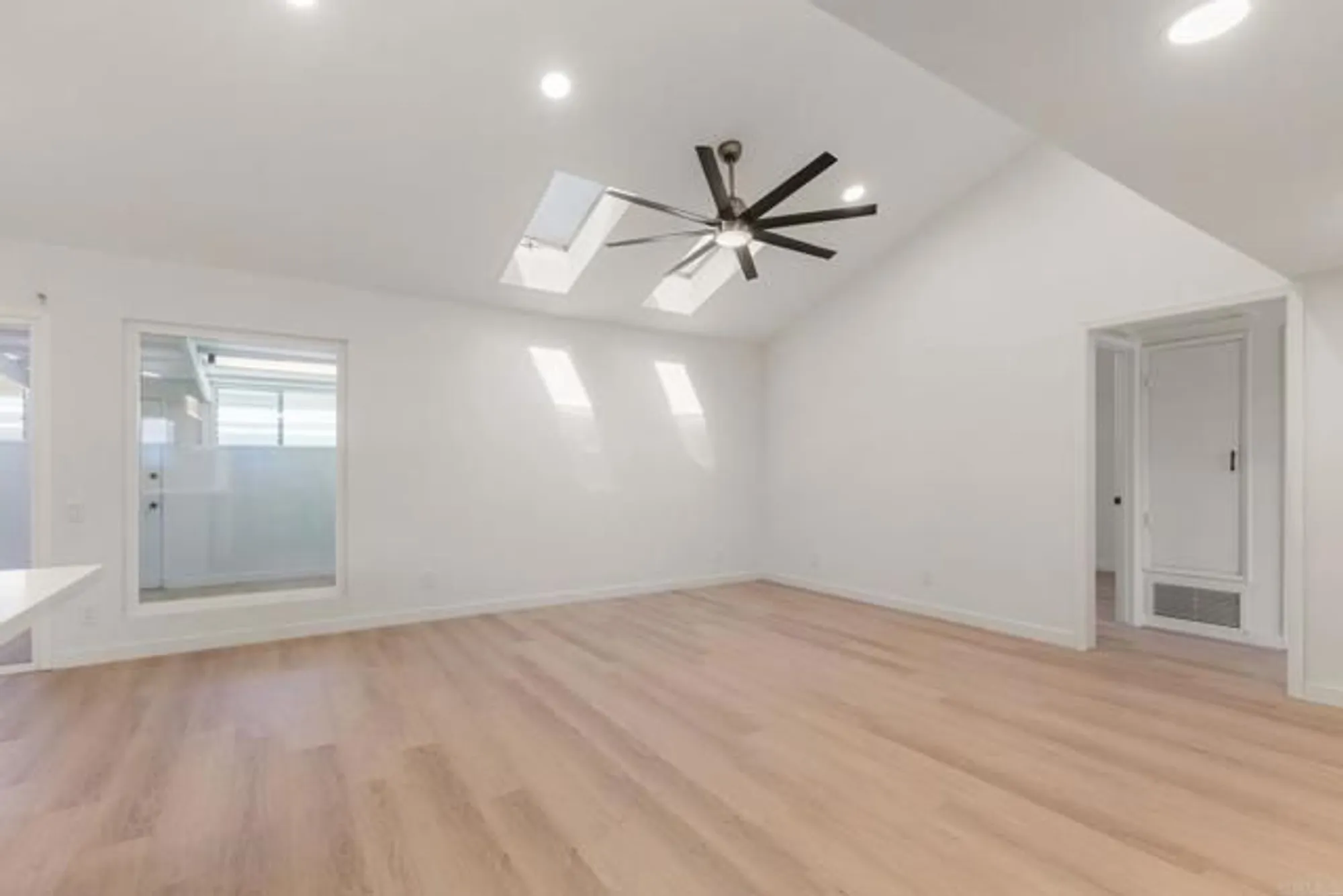 Property Slideshow image 4 of 40 | 3755 vista campana 30, Oceanside, CA, 92057