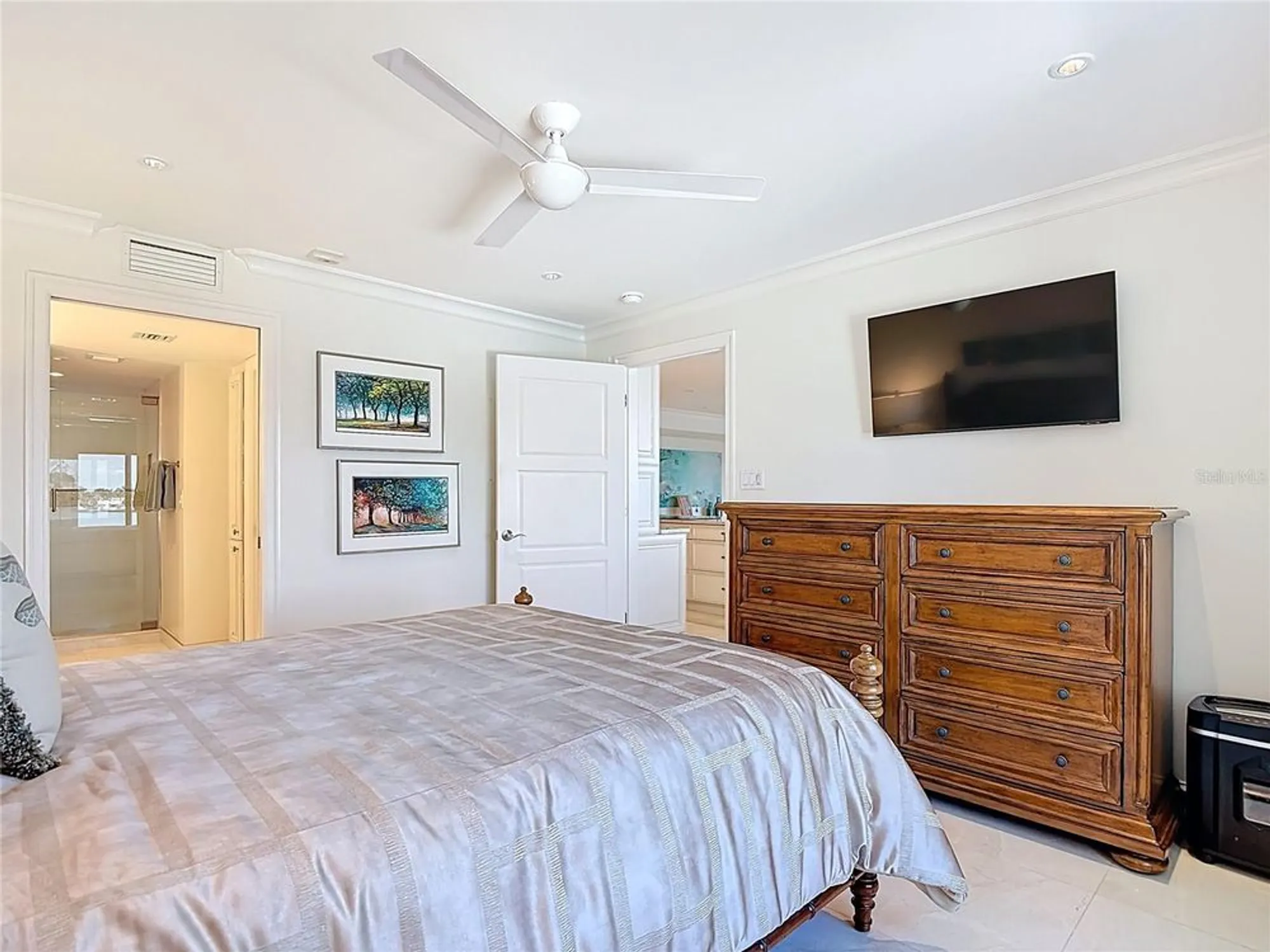 Property Slideshow image 35 of 54 | 3430 gulf shore blvd 3b, Naples, FL, 34103