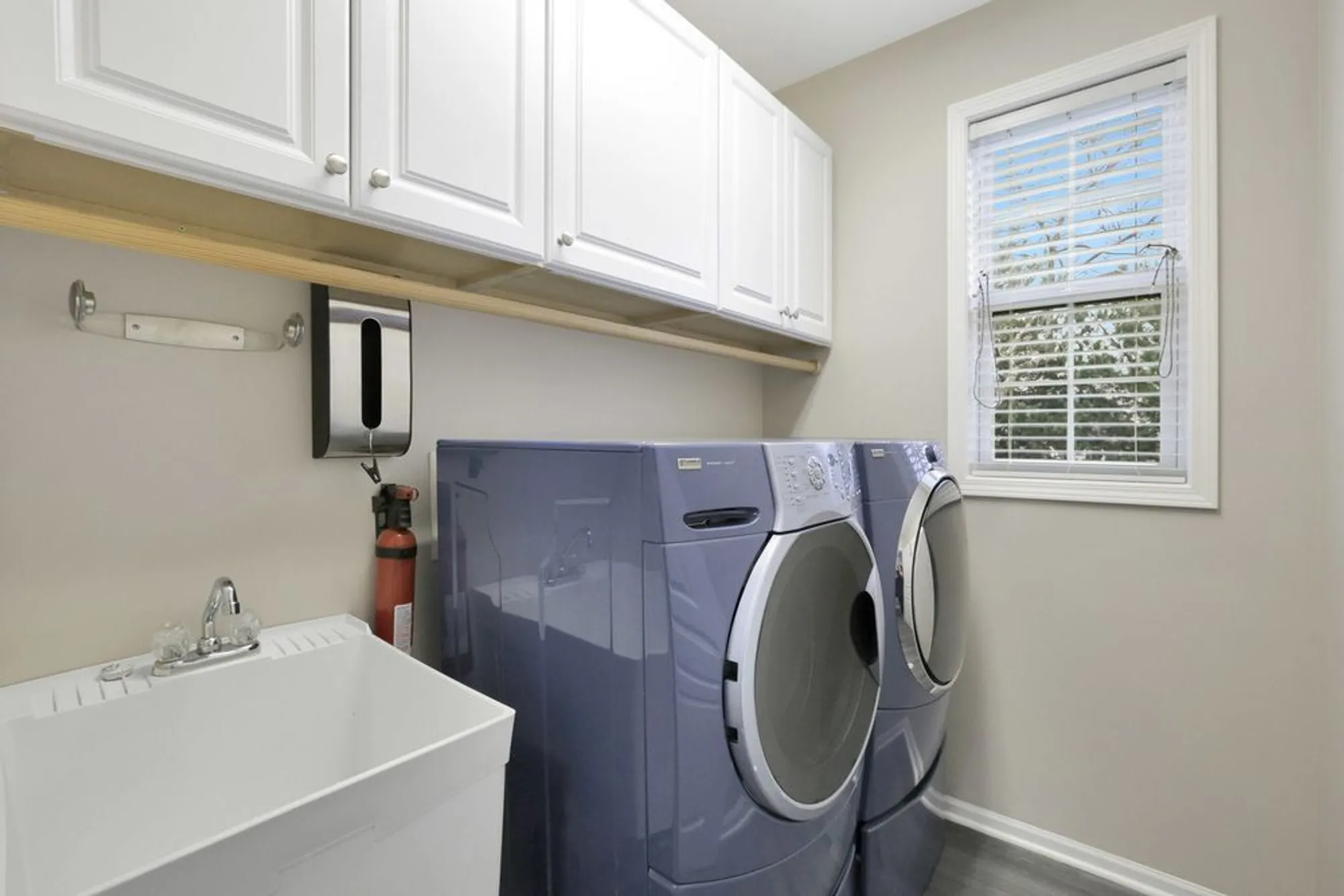 Property Slideshow image 20 of 25 | 13322 arboretum ln, Huntley, IL, 60142