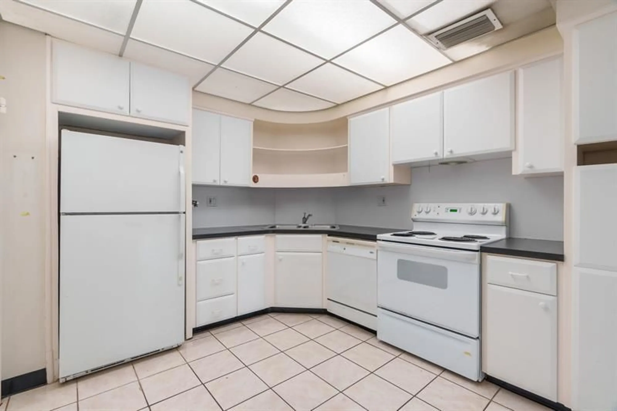 Property Slideshow image 14 of 46 | 3233 ne 34th st 508, Fort Lauderdale, FL, 33308