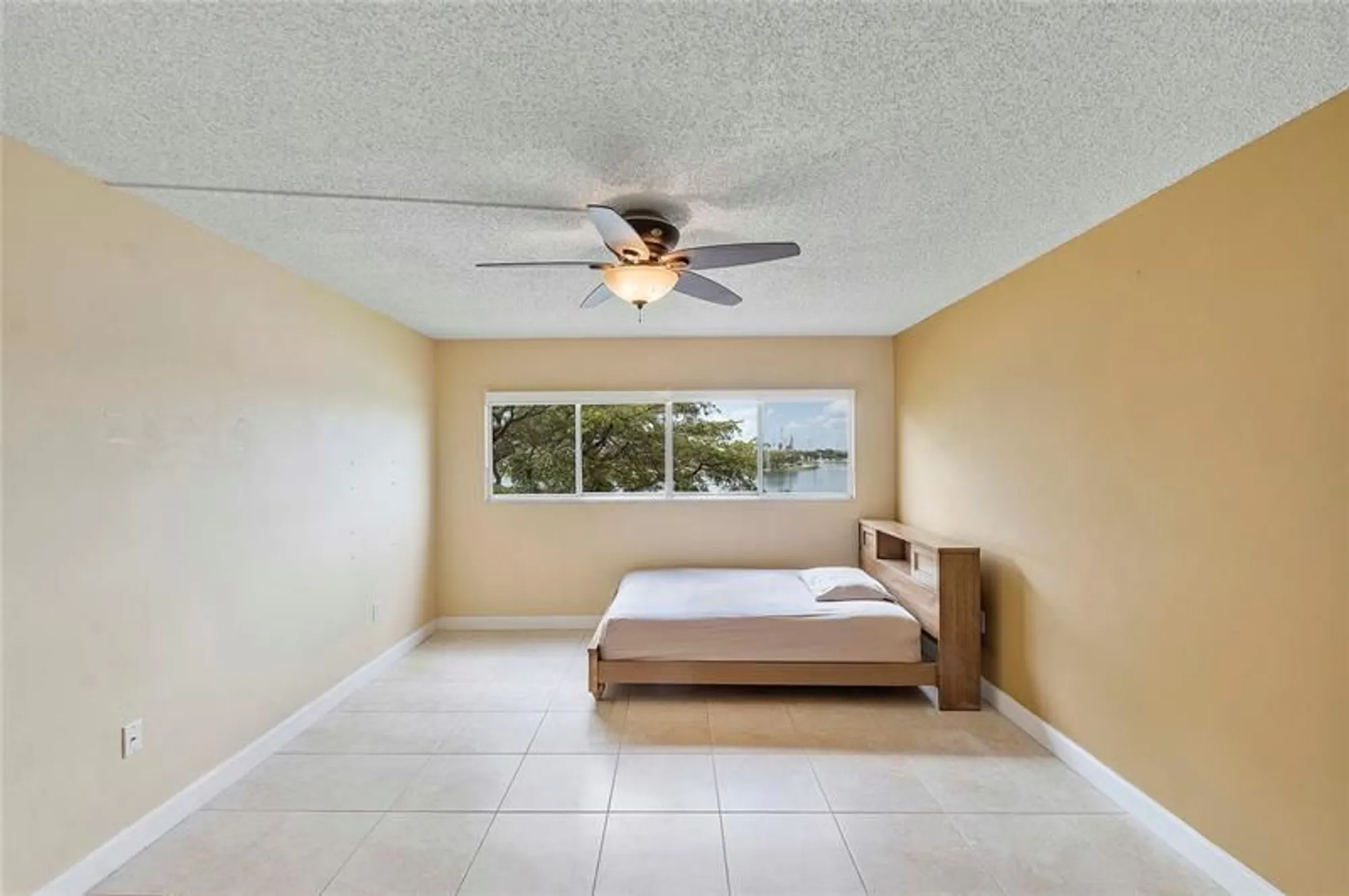 Property Slideshow image 15 of 44 | 13355 sw 16th ct 313e, Pembroke Pines, FL, 33027